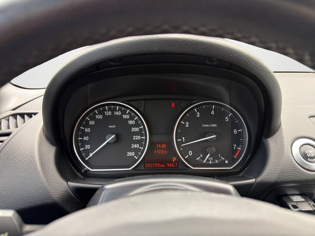 BMW 125i Cabrio-image-10