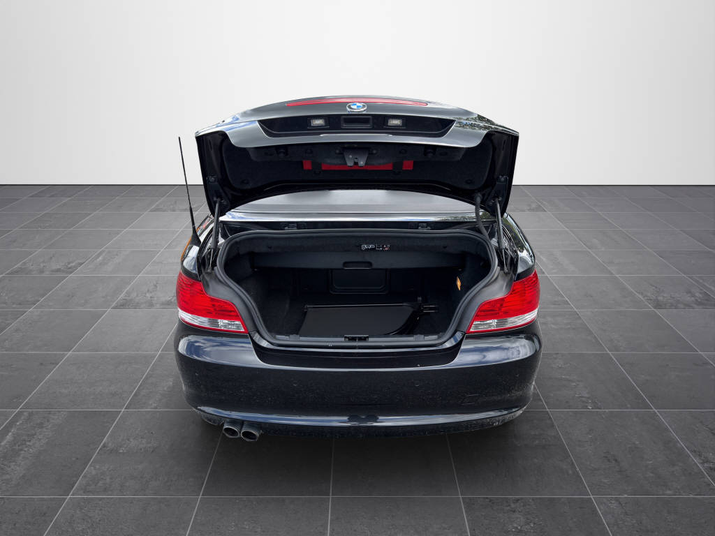 BMW 125i Cabrio-image-14