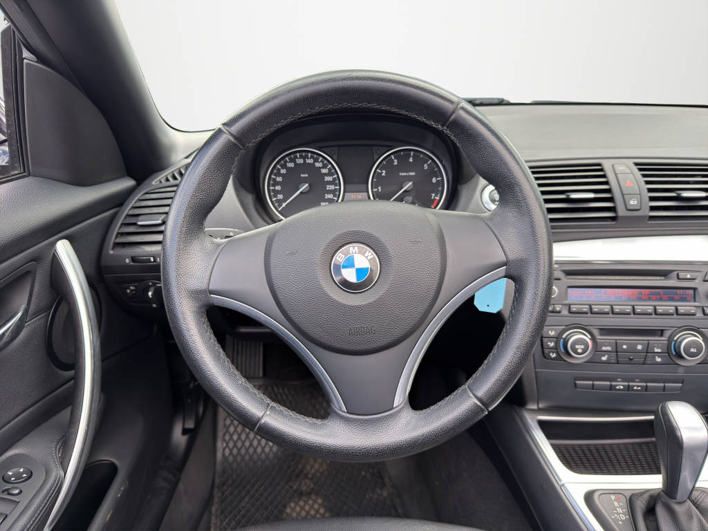 BMW 125i Cabrio-image-9