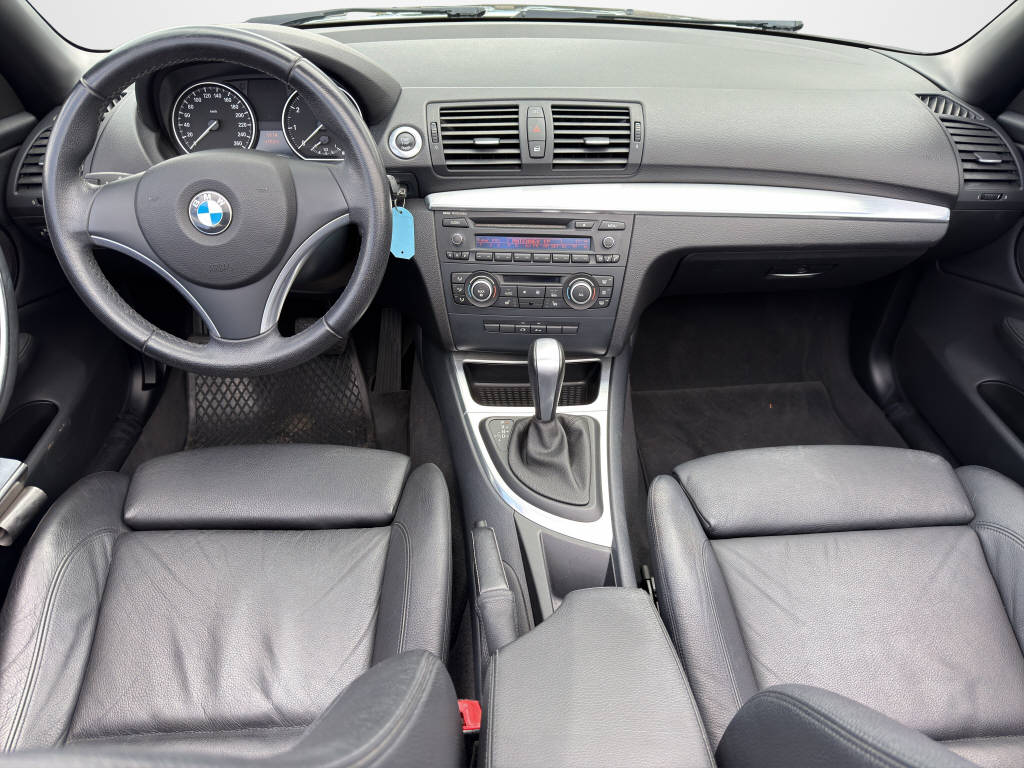 BMW 125i Cabrio-image-12