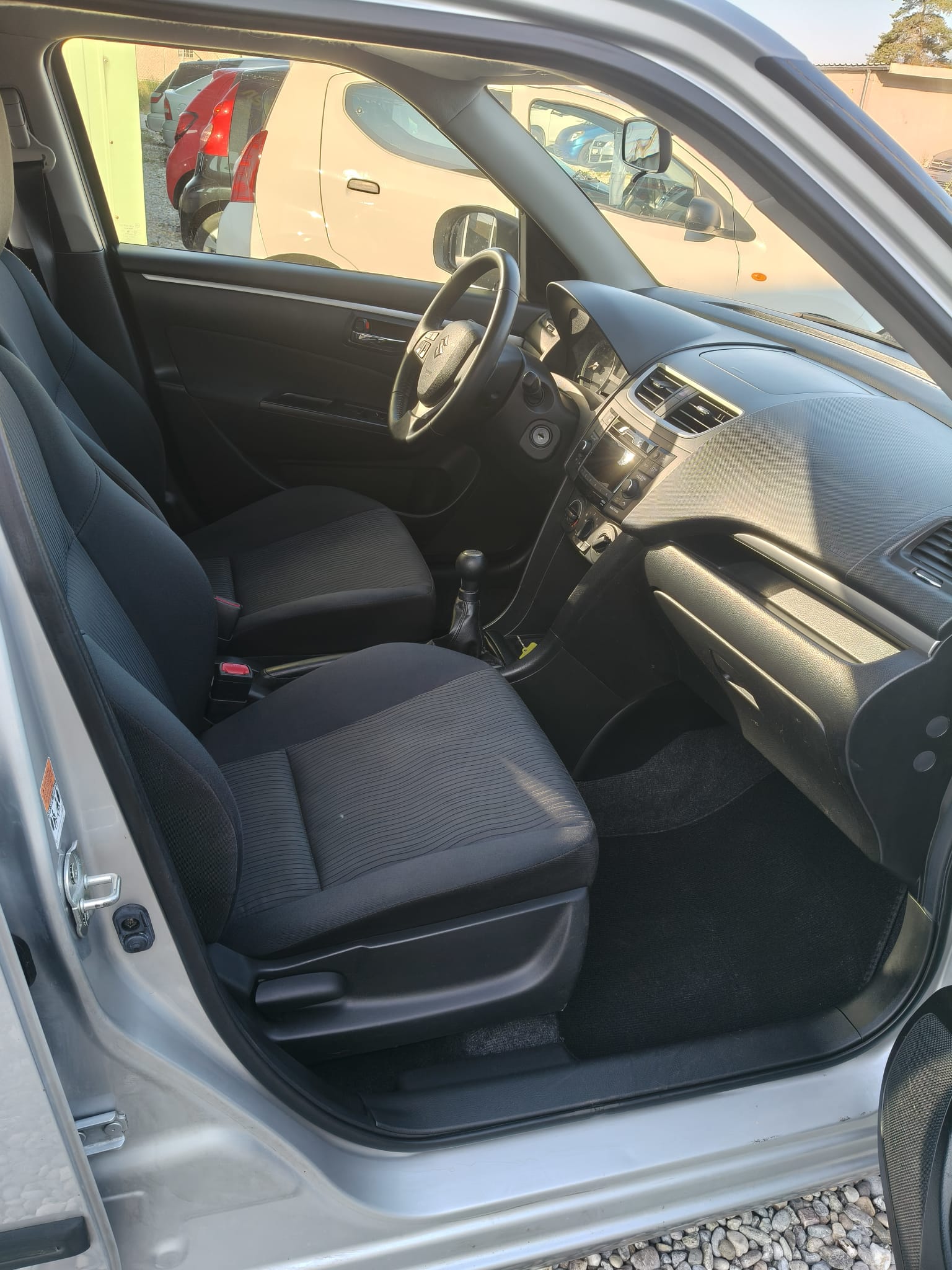 SUZUKI Swift 1.2i 16V GL 4x4-image-8