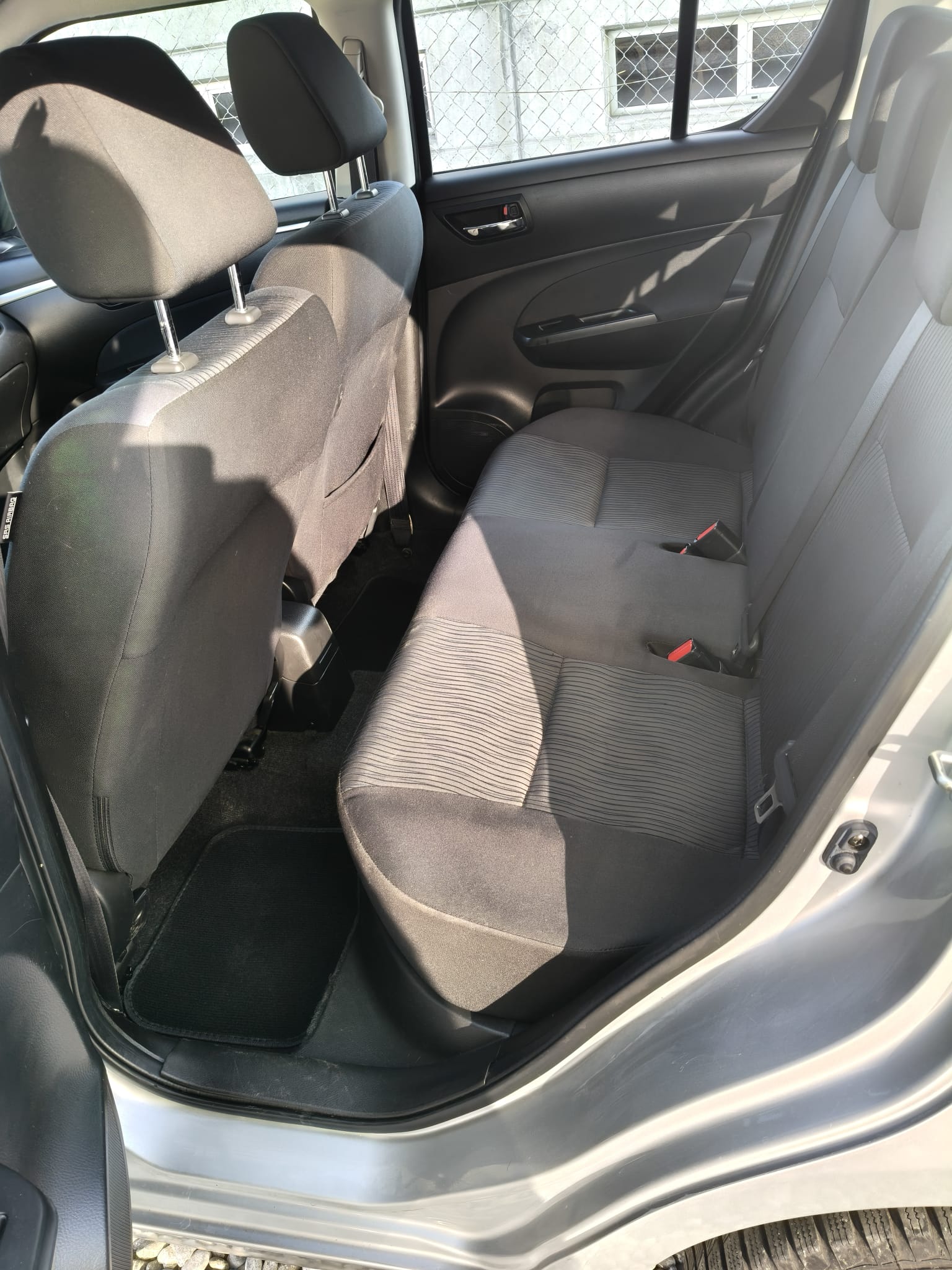 SUZUKI Swift 1.2i 16V GL 4x4-image-9