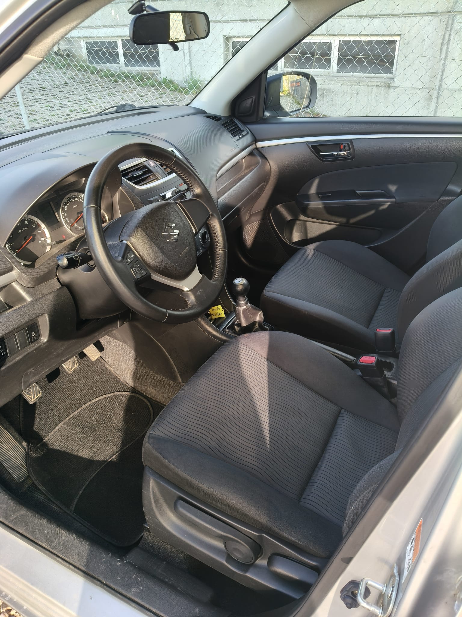 SUZUKI Swift 1.2i 16V GL 4x4-image-7