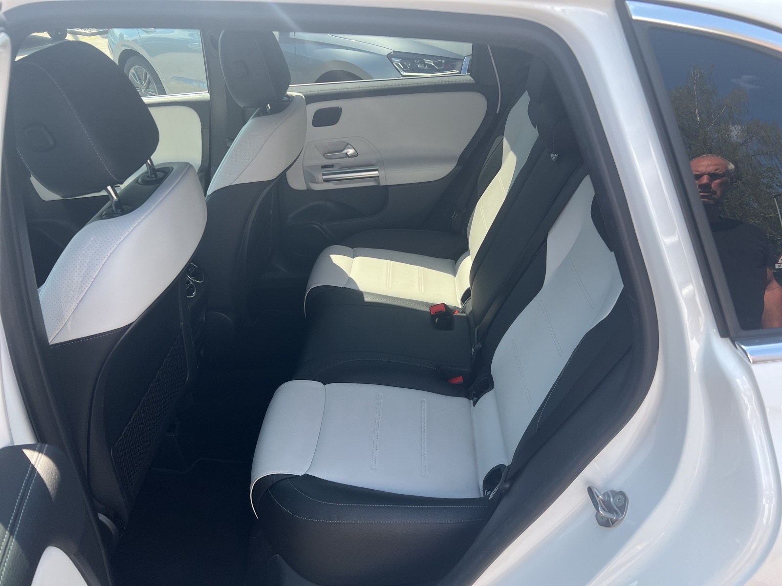 MERCEDES-BENZ B 220 d 4Matic AMG Line 8G-DCT-image-7