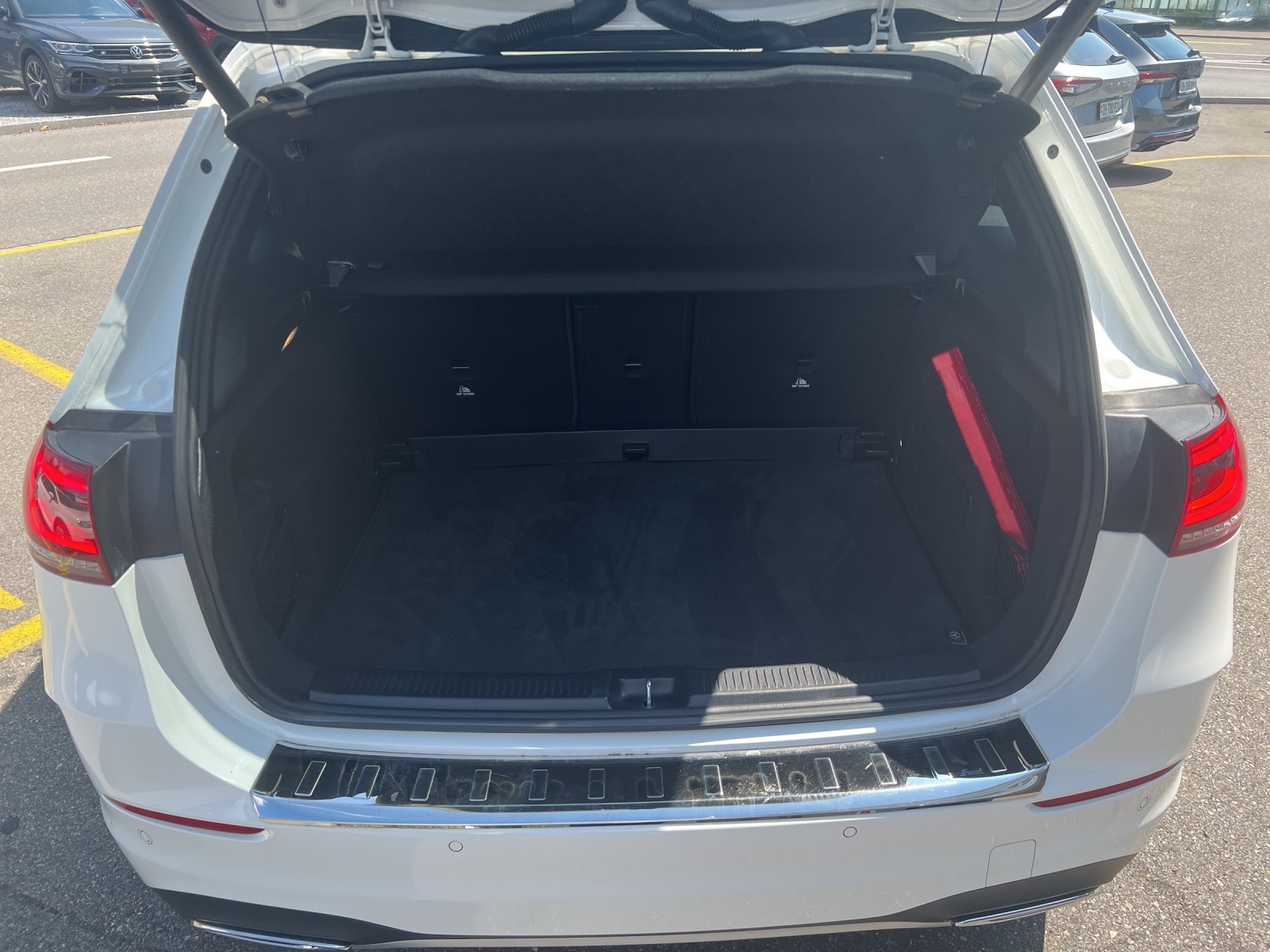 MERCEDES-BENZ B 220 d 4Matic AMG Line 8G-DCT-image-9
