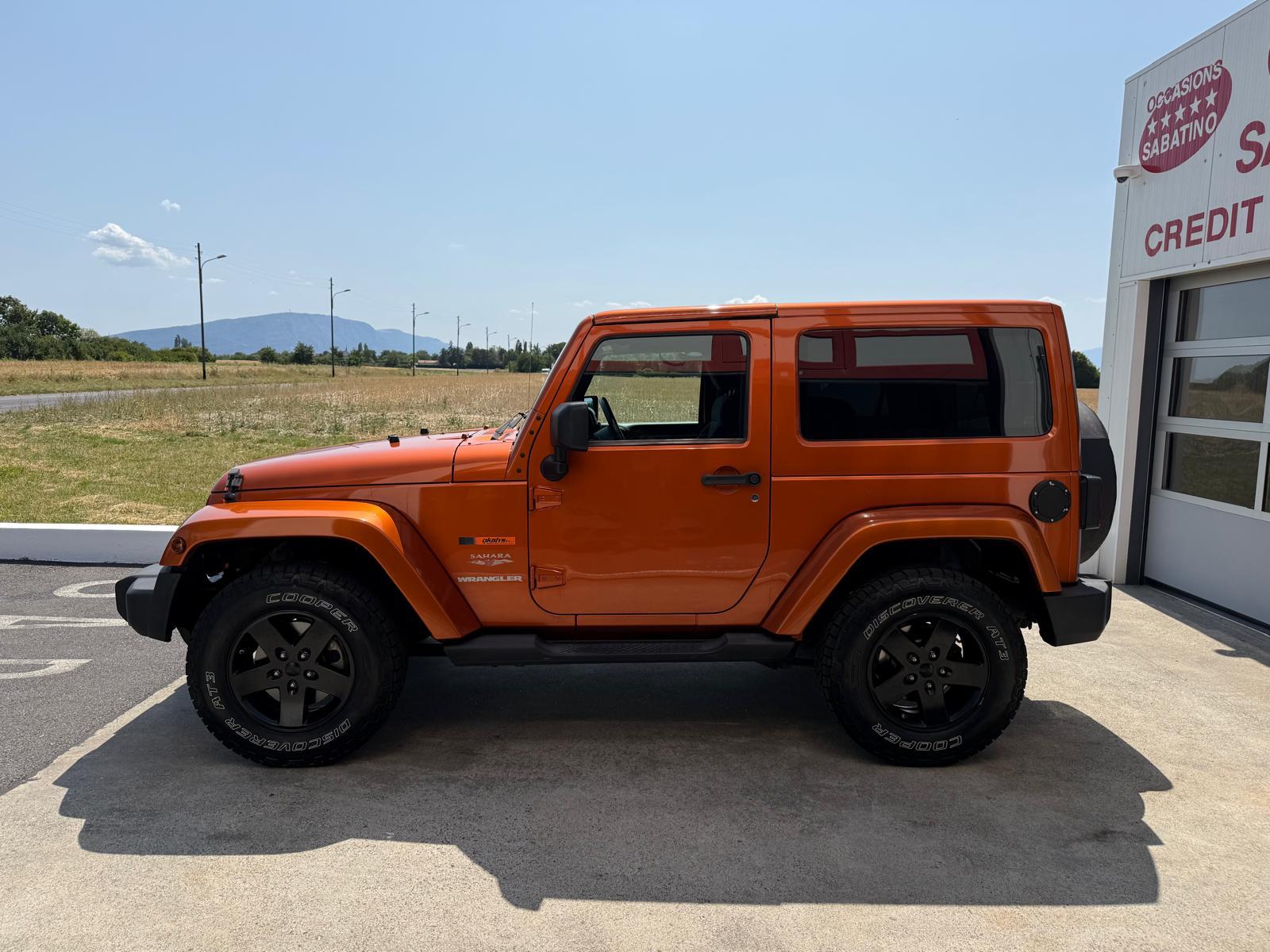 JEEP Wrangler 3.8 Sahara Automatic-image-5