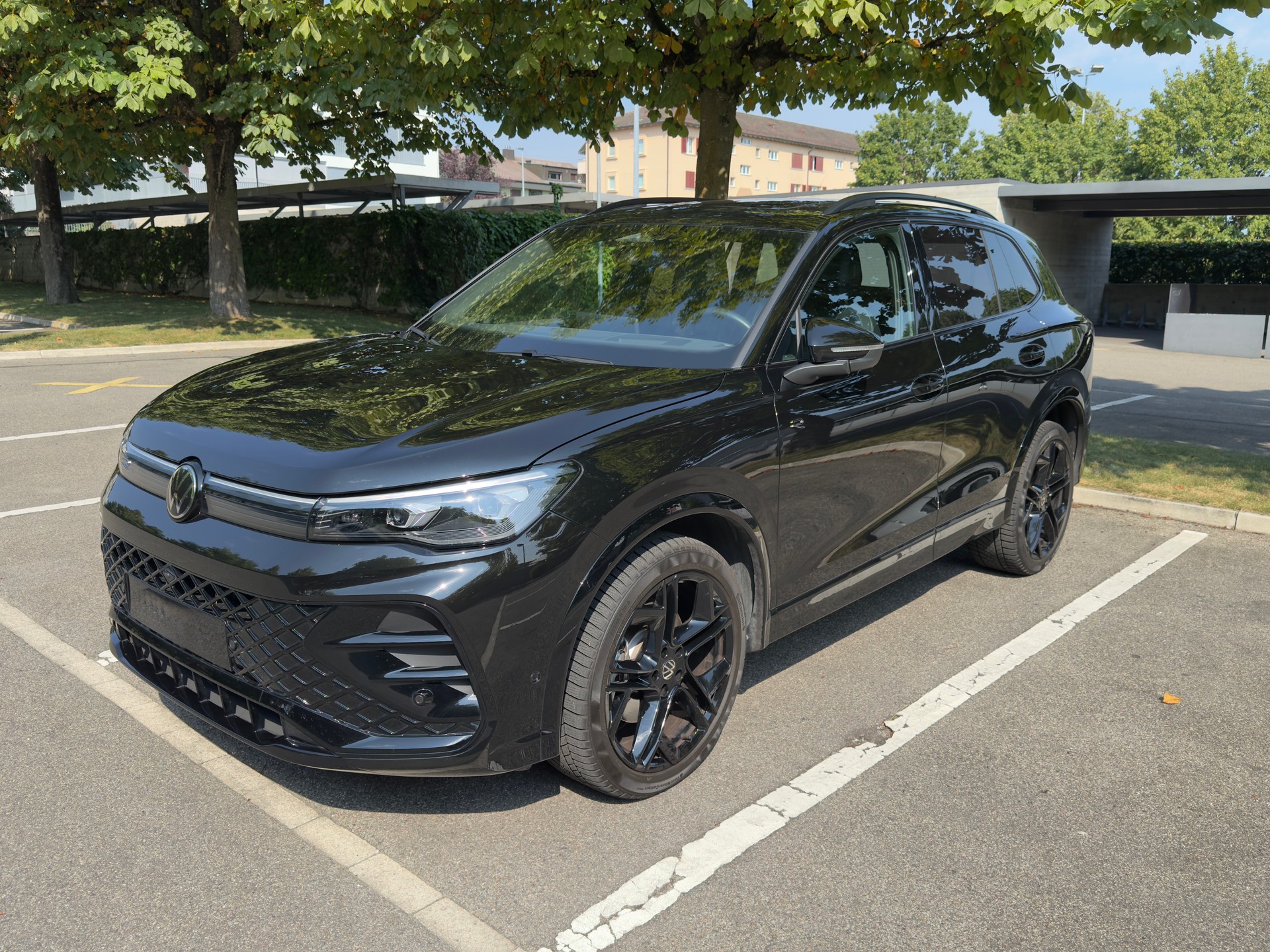 VW Tiguan 2.0 TDI SCR R-Line DSG 4motion | Leasing 499.- | 40000km/Jahr-image-0
