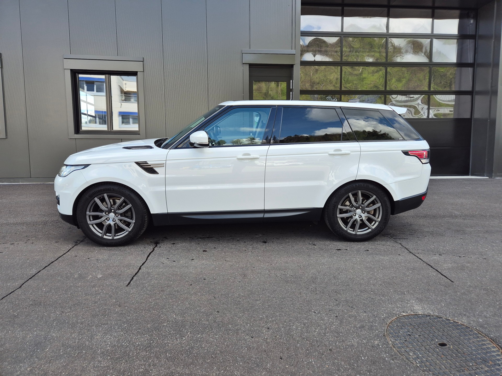 LAND ROVER Range Rover Sport 3.0 TDV6 HSE Automatic-image-3