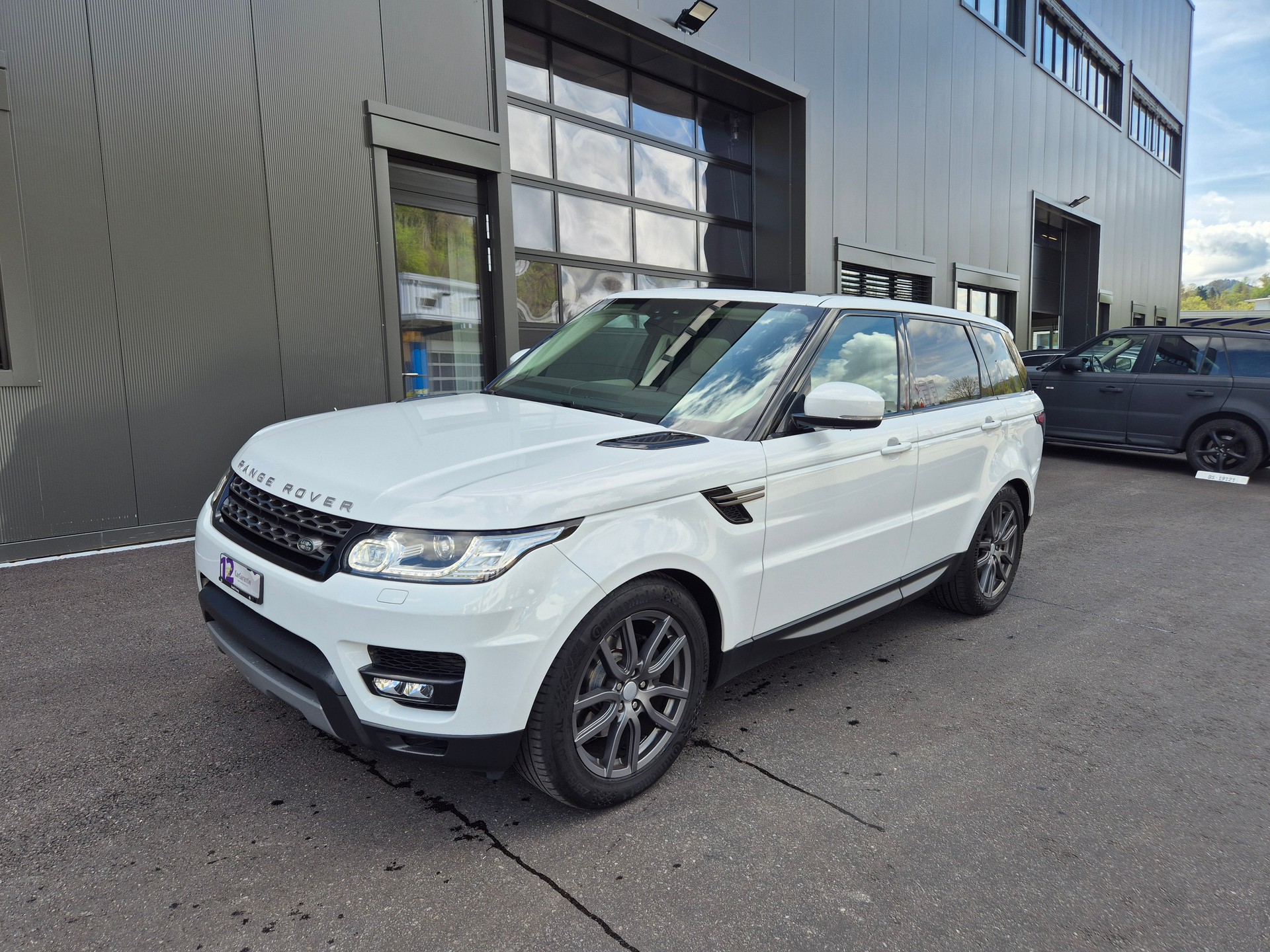 LAND ROVER Range Rover Sport 3.0 TDV6 HSE Automatic-image-0