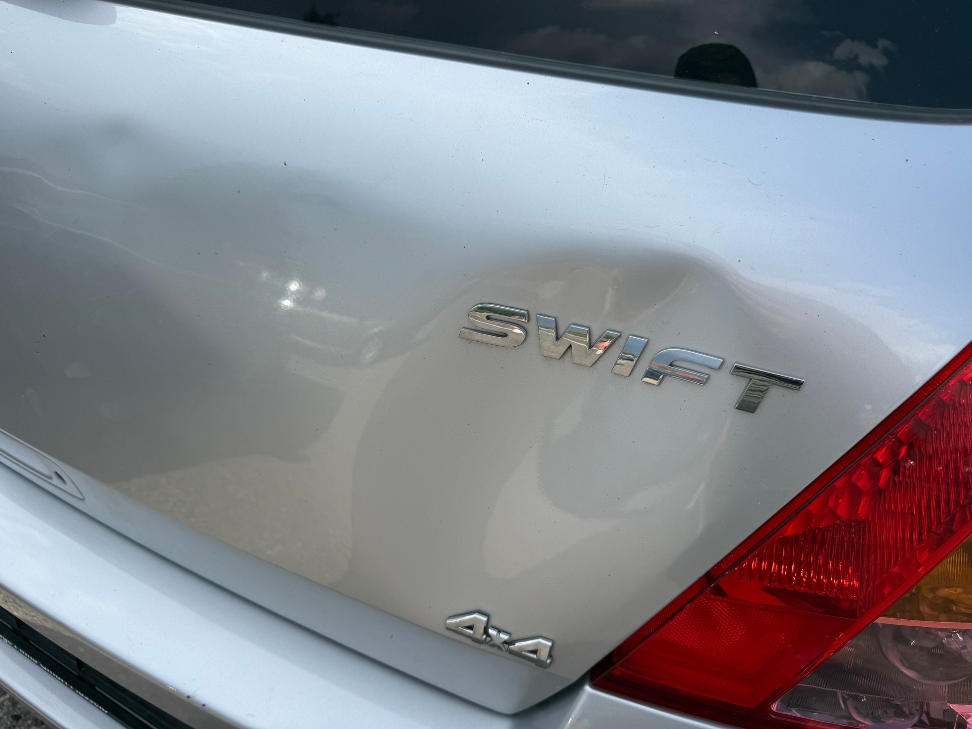 SUZUKI Swift 1.3i 16V GL Top 4x4-image-4
