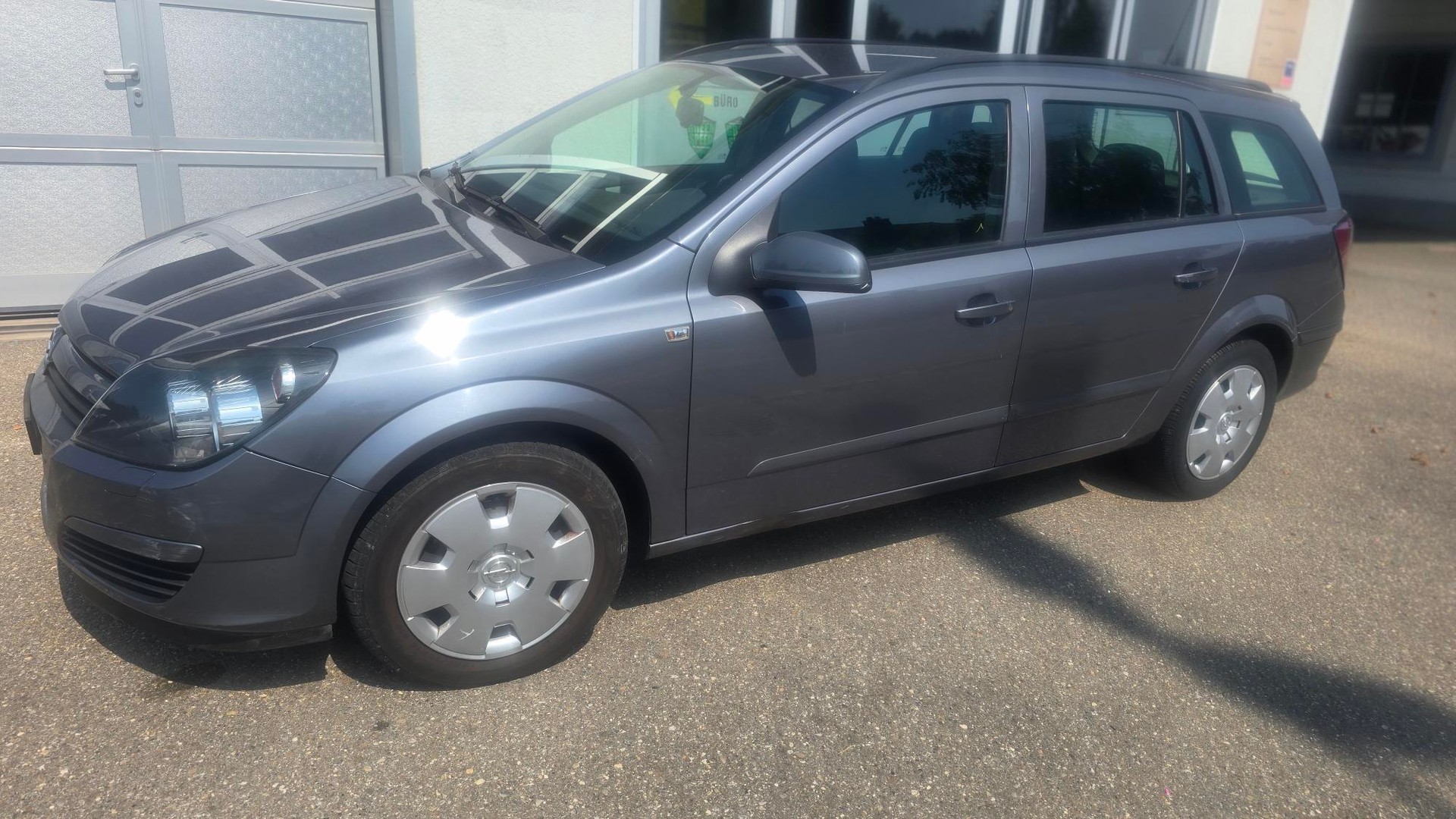 OPEL Astra Caravan 1.6i 16V TP (Essentia)-image-0