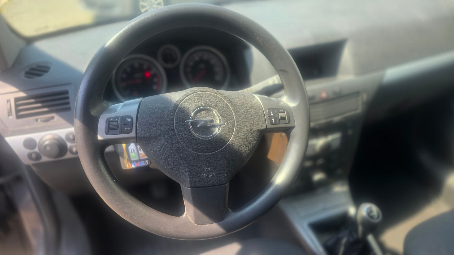 OPEL Astra Caravan 1.6i 16V TP (Essentia)-image-4