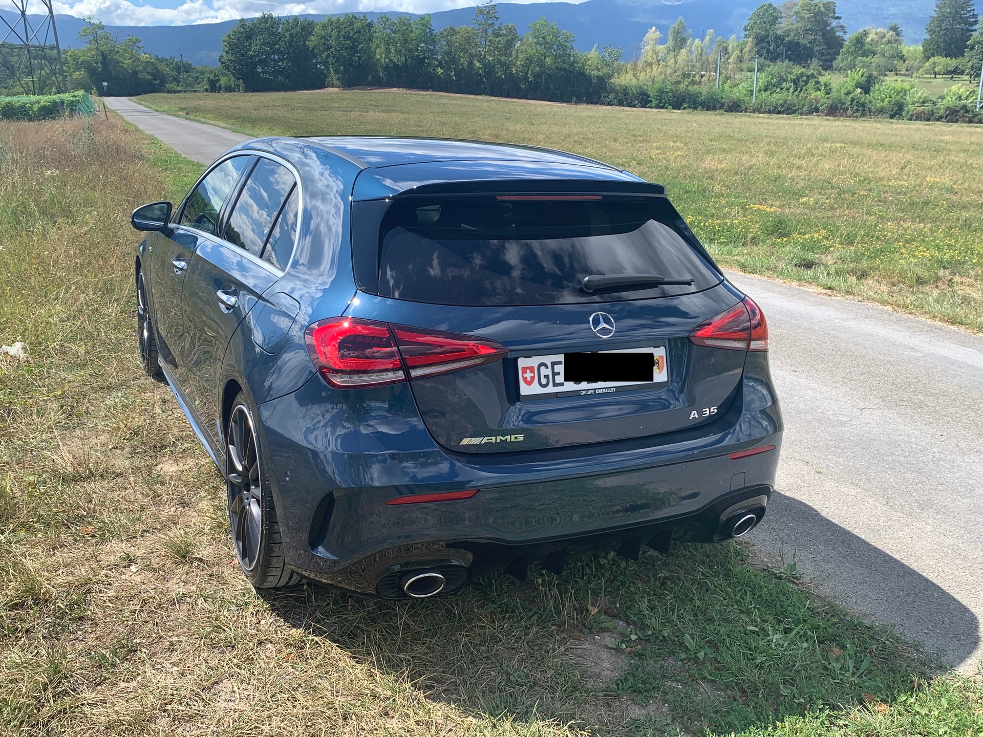 MERCEDES-BENZ A 35 AMG 4matic-image-3