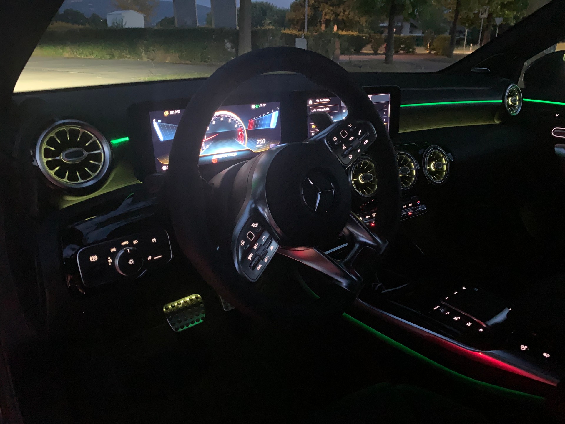 MERCEDES-BENZ A 35 AMG 4matic-image-7