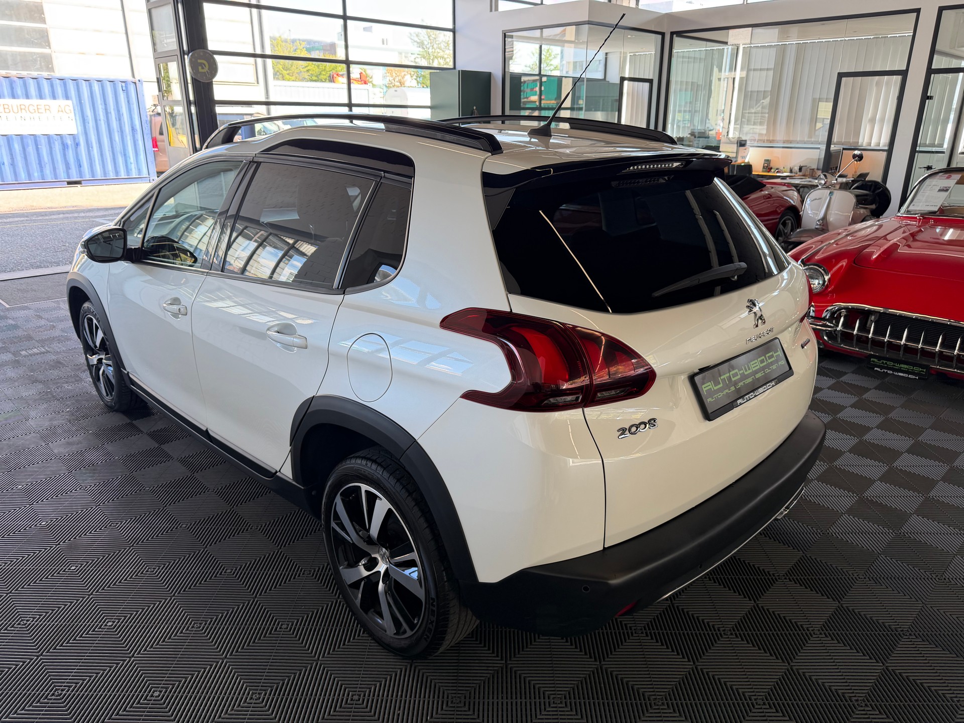 PEUGEOT 2008 1.2 PureTech GT Line EAT6-image-4
