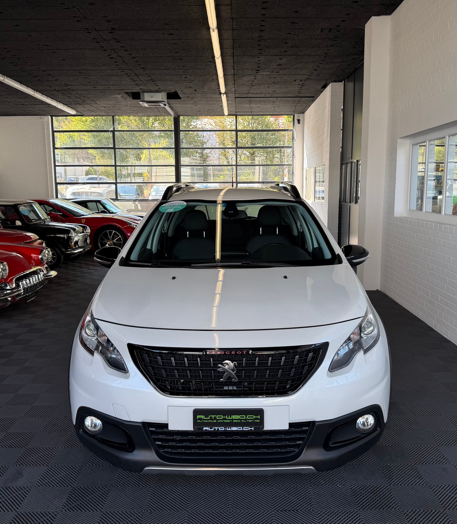 PEUGEOT 2008 1.2 PureTech GT Line EAT6-image-6