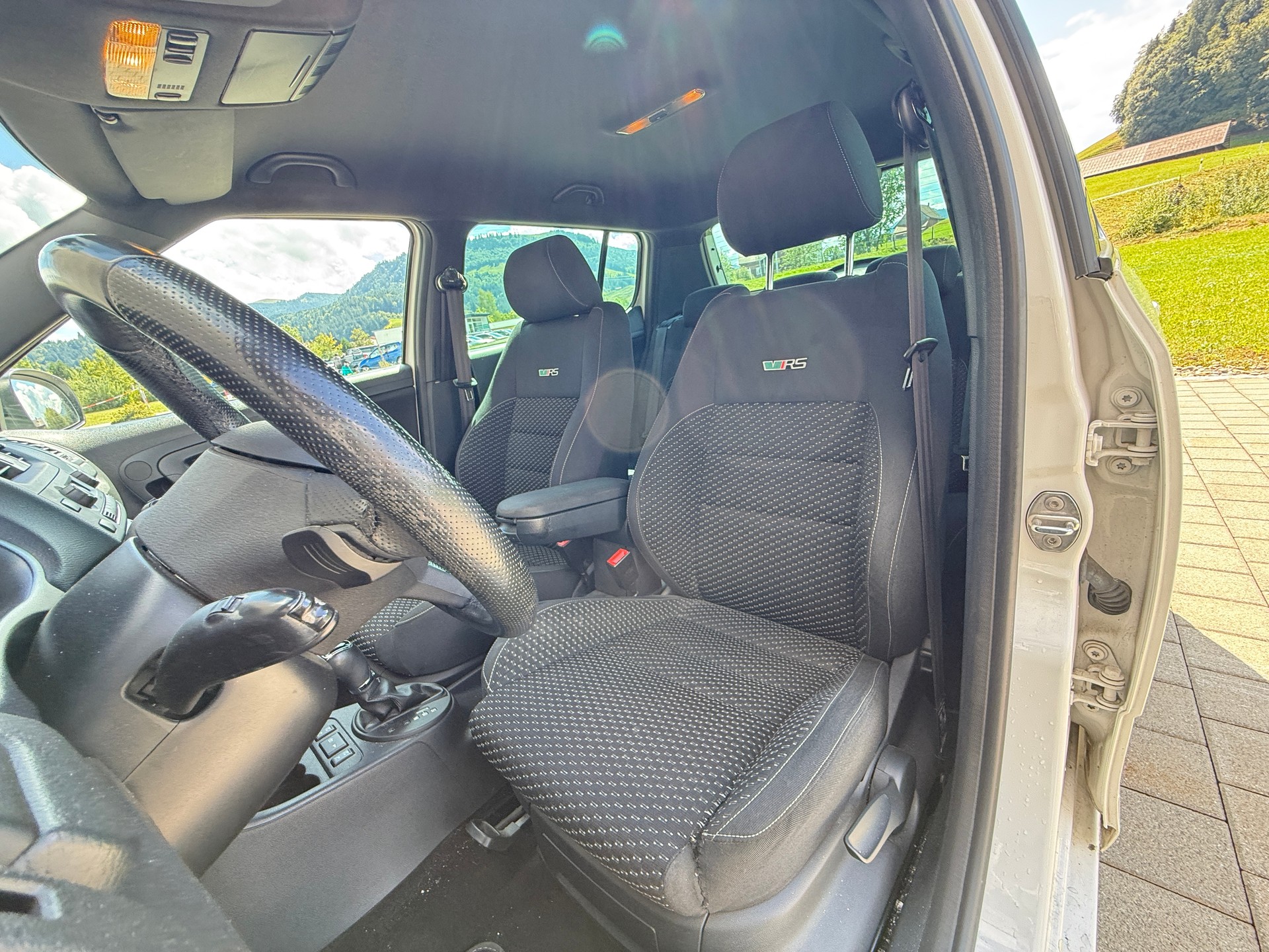 SKODA Fabia 1.4 TSI RS DSG-image-11