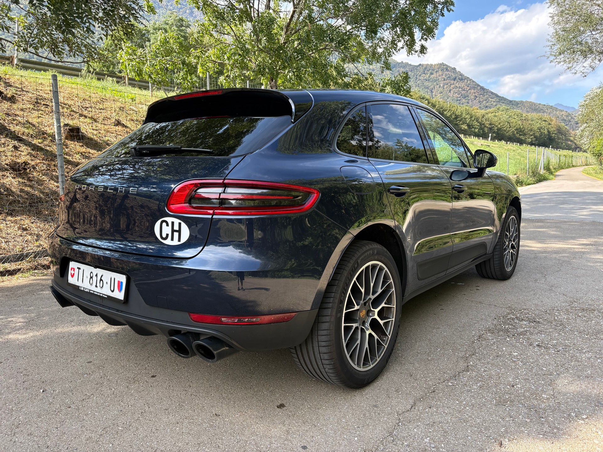 PORSCHE Macan PDK-image-2