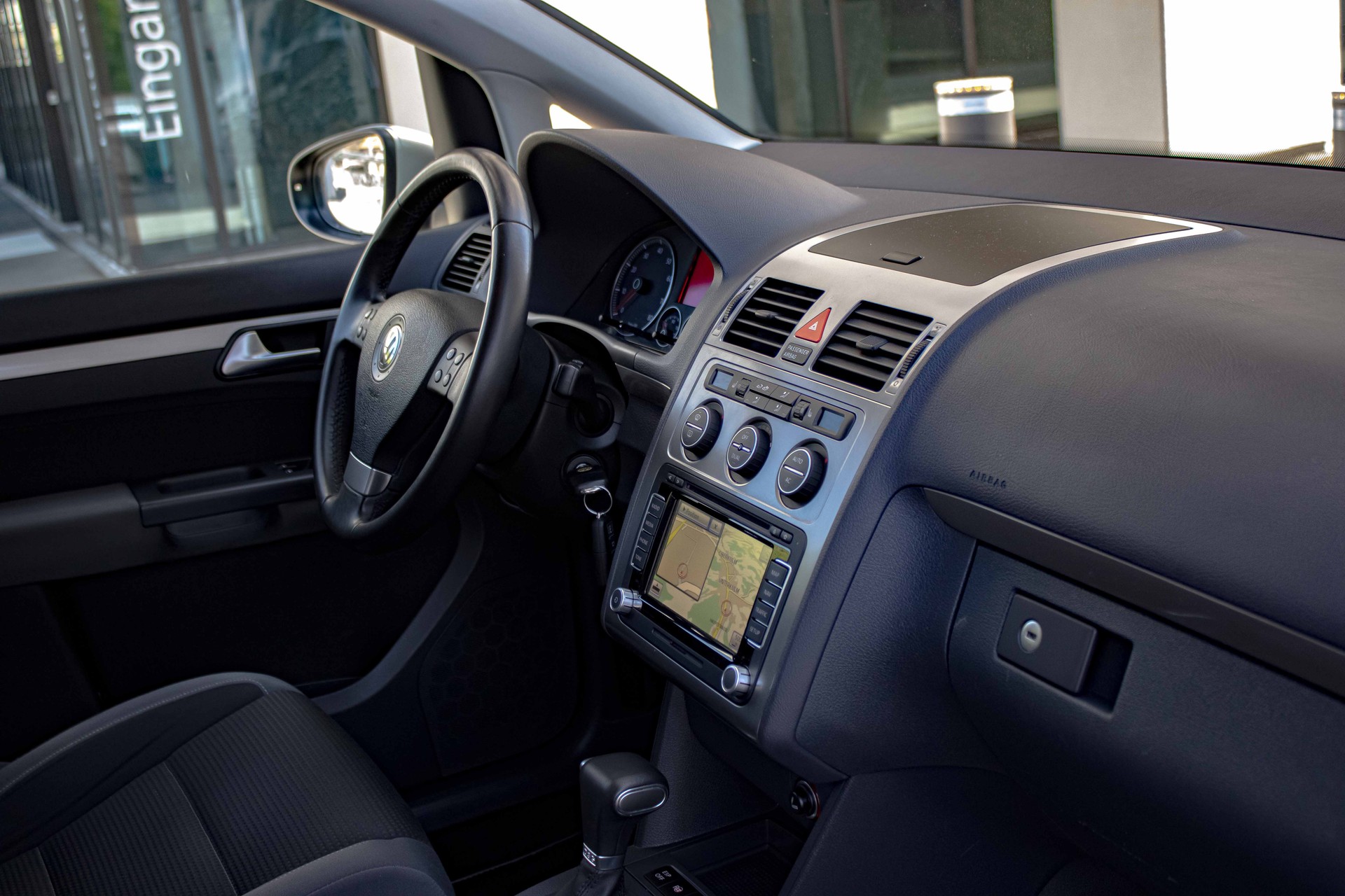 VW Touran 1.4 TSI Team DSG 7 Sitze-image-14
