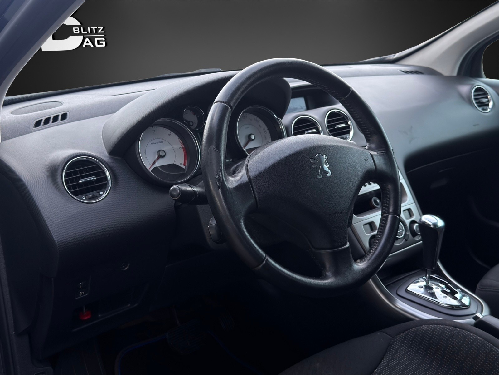 PEUGEOT 308 SW 2.0 HDI Sport Pack Automatic * 7-Plätzer *-image-7