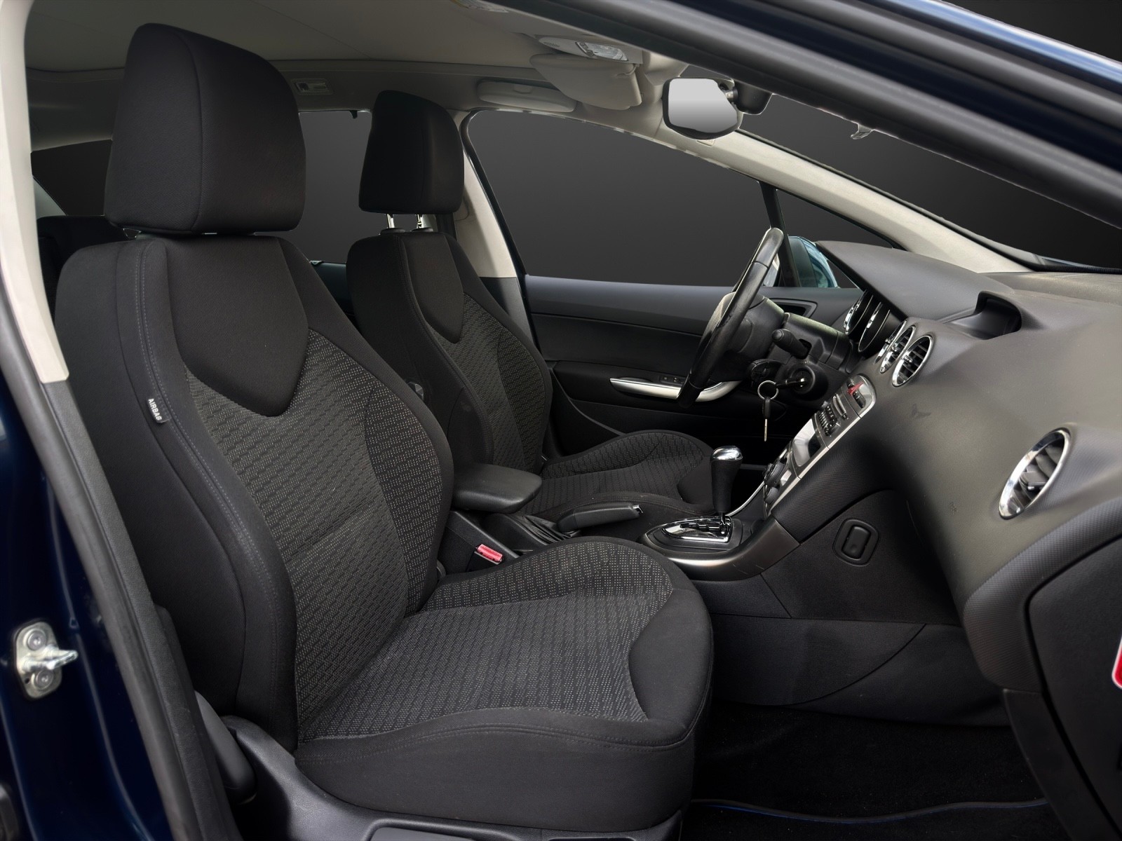 PEUGEOT 308 SW 2.0 HDI Sport Pack Automatic * 7-Plätzer *-image-8