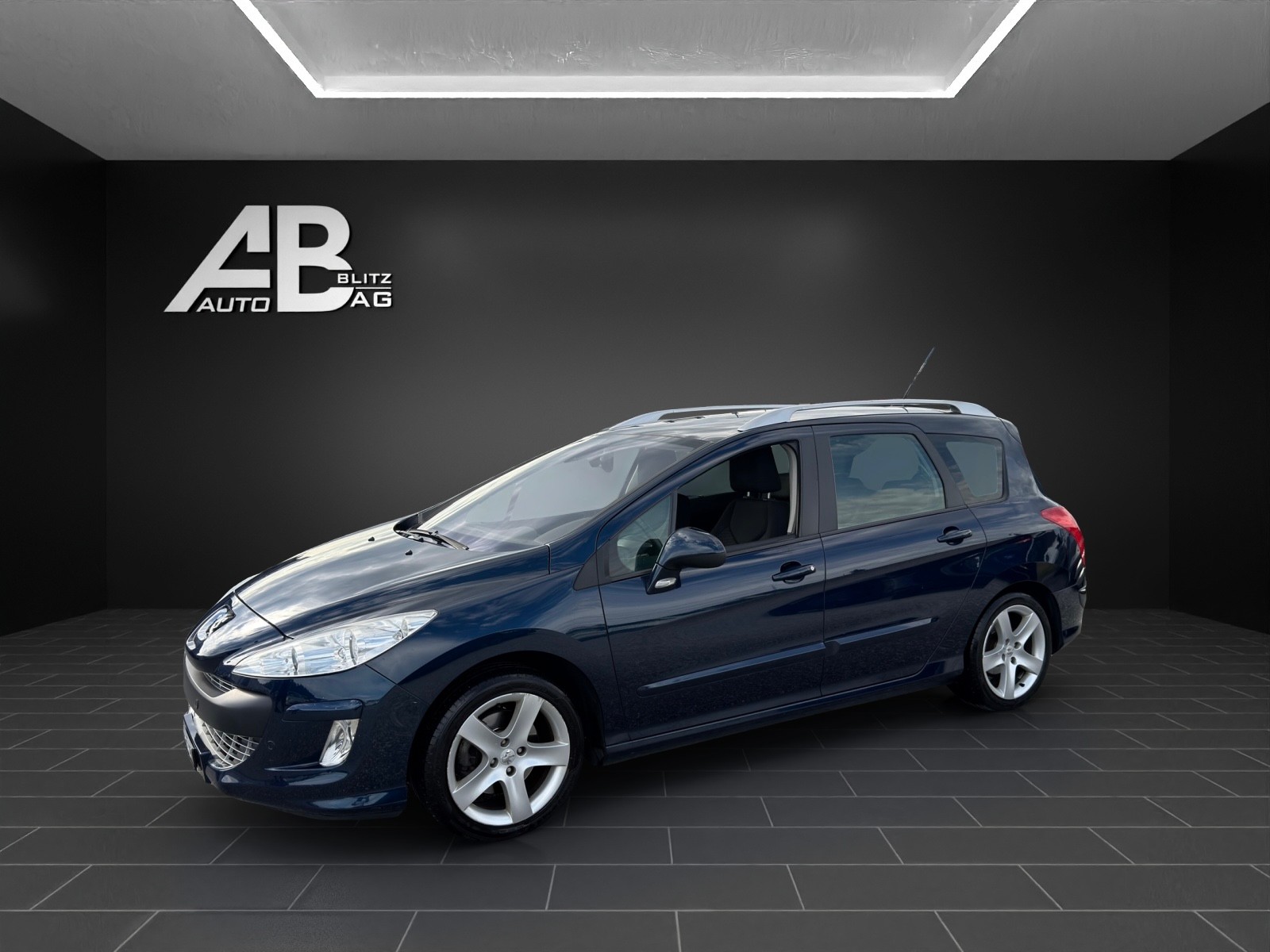 PEUGEOT 308 SW 2.0 HDI Sport Pack Automatic * 7-Plätzer *-showroom-element-1