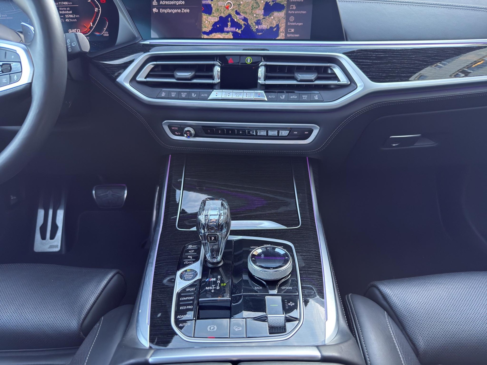 BMW X7 xDrive M50d Steptronic * Traumausstattung * 7 Plätzer * AHK *-image-21