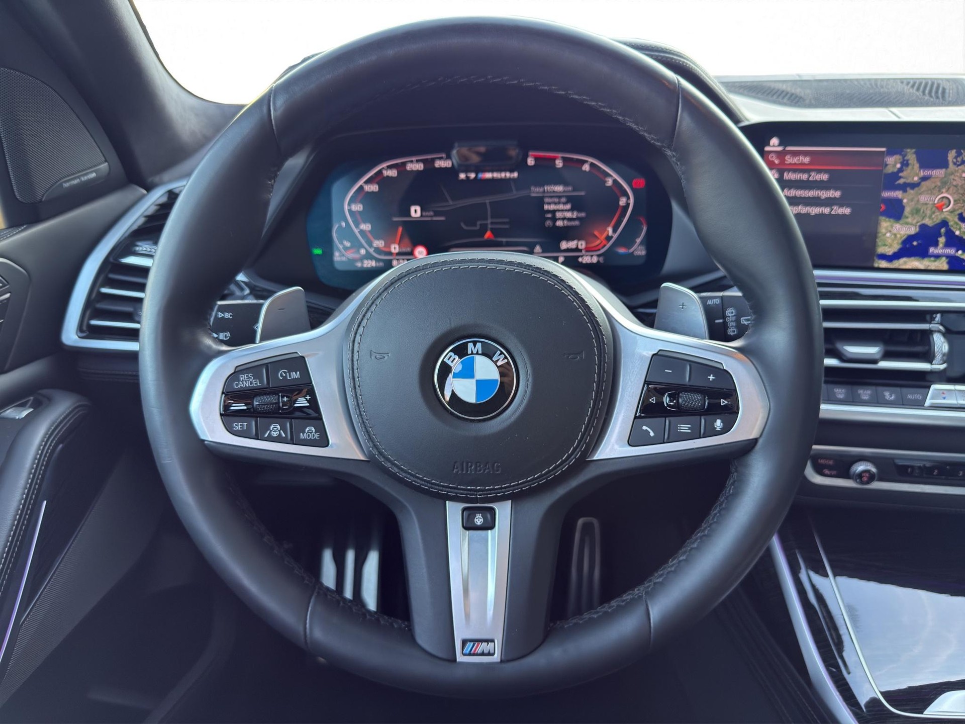BMW X7 xDrive M50d Steptronic * Traumausstattung * 7 Plätzer * AHK *-image-18