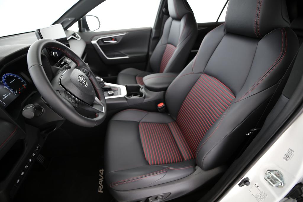 TOYOTA RAV4 2.5 Plug-In-Hybrid Premium-showroom-element-3
