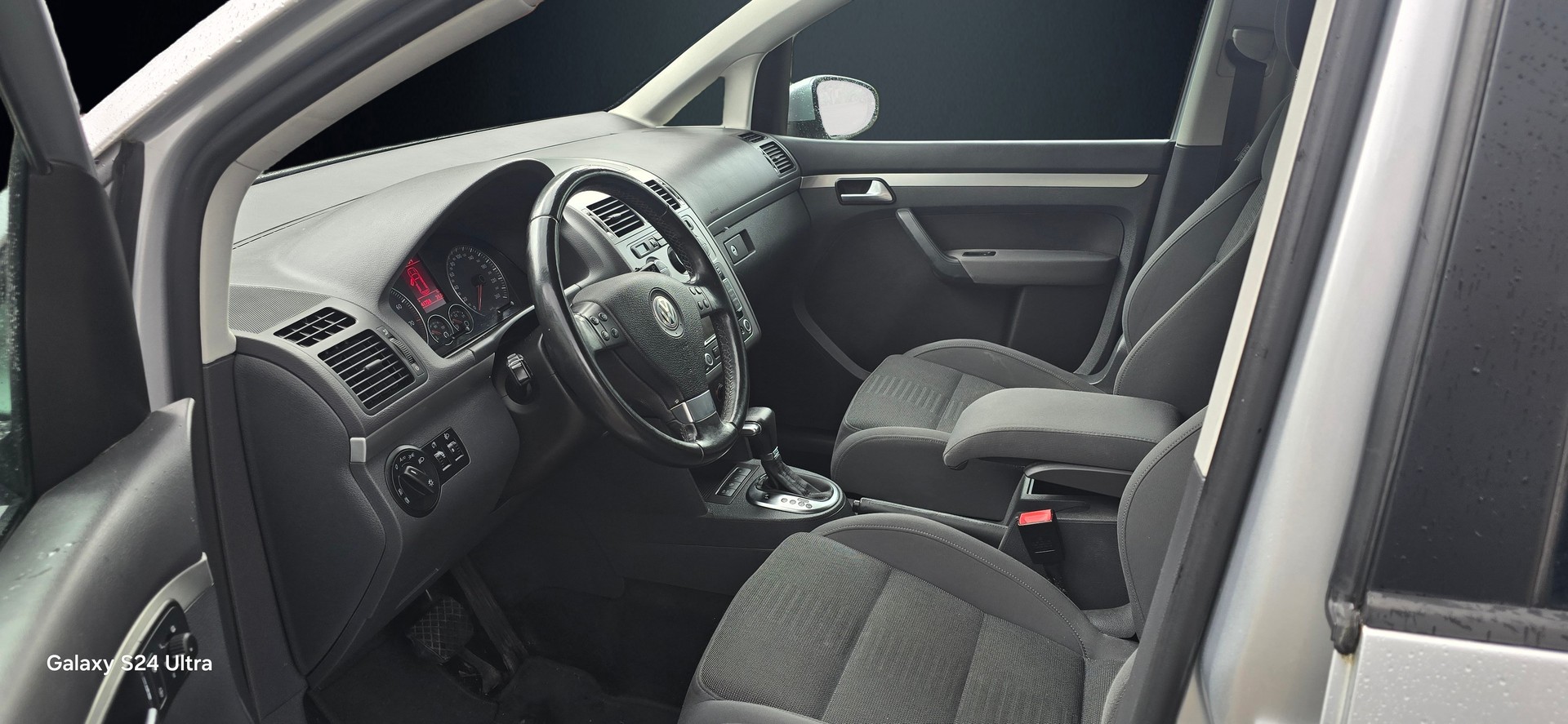 VW Touran 1.4 TSI Trendline DSG-image-8