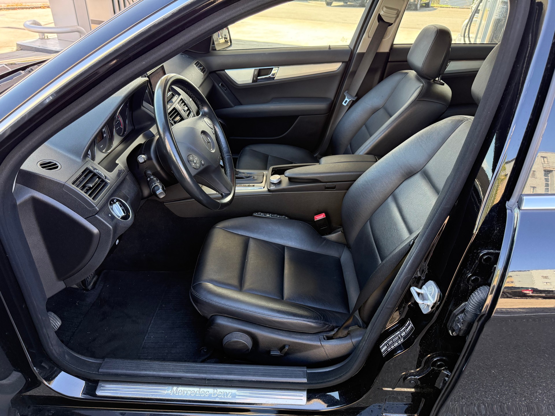 MERCEDES-BENZ C 250 CDI BlueEff. Avantgarde 4Matic 7G-Tronic-image-8