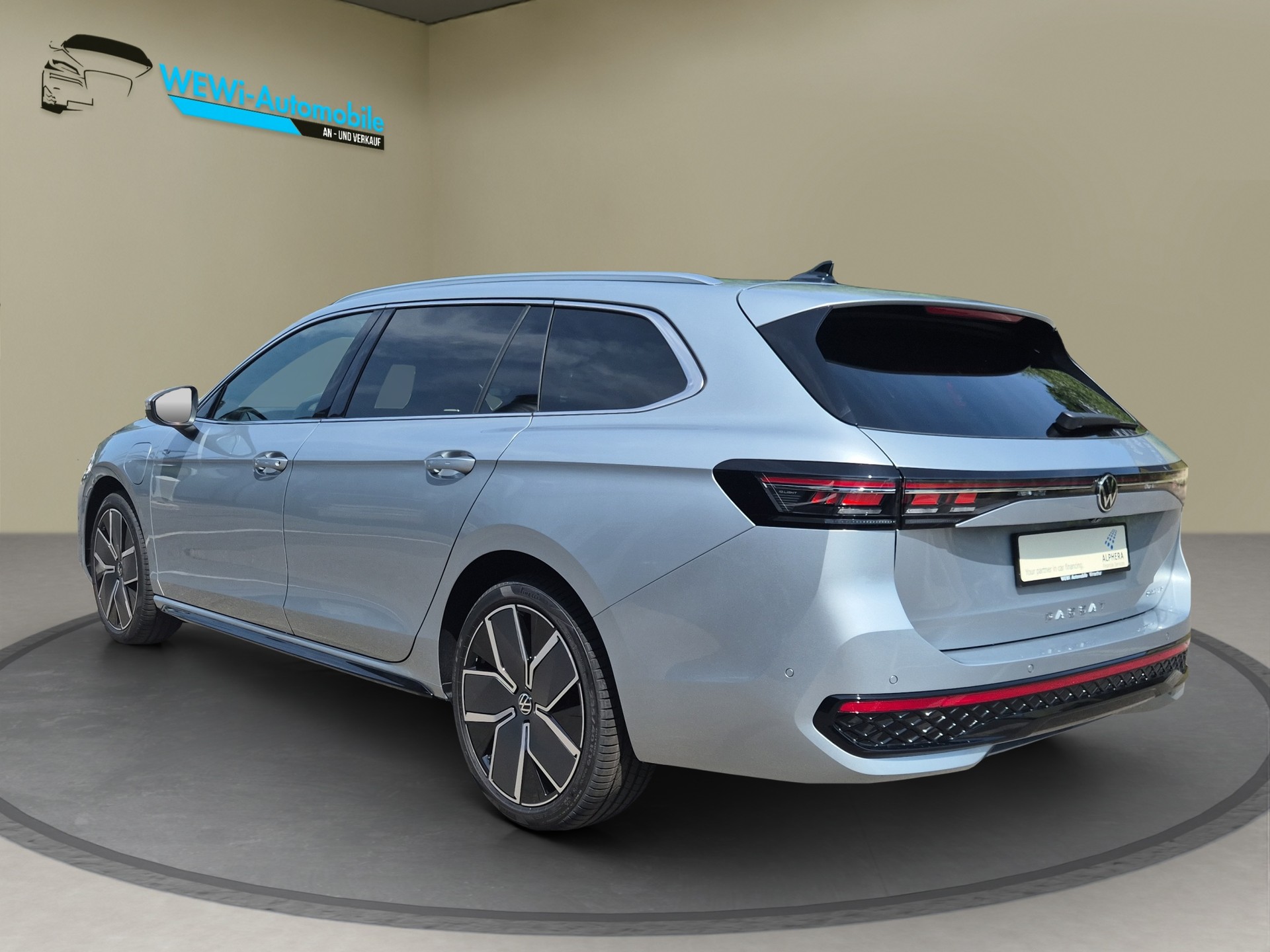 VW Passat Variant 1.5 TSI evo2 Plug-In- Hybrid R-Line DSG-image-2