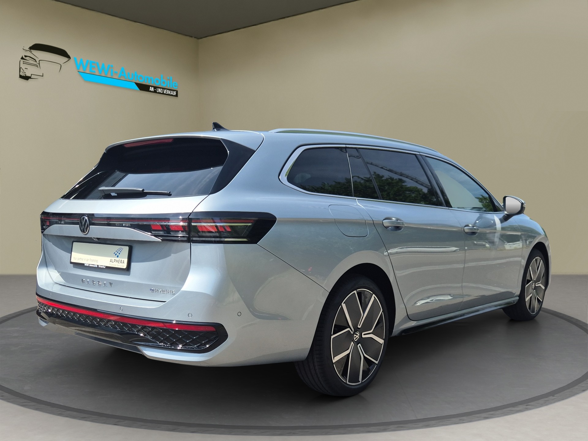 VW Passat Variant 1.5 TSI evo2 Plug-In- Hybrid R-Line DSG-image-4
