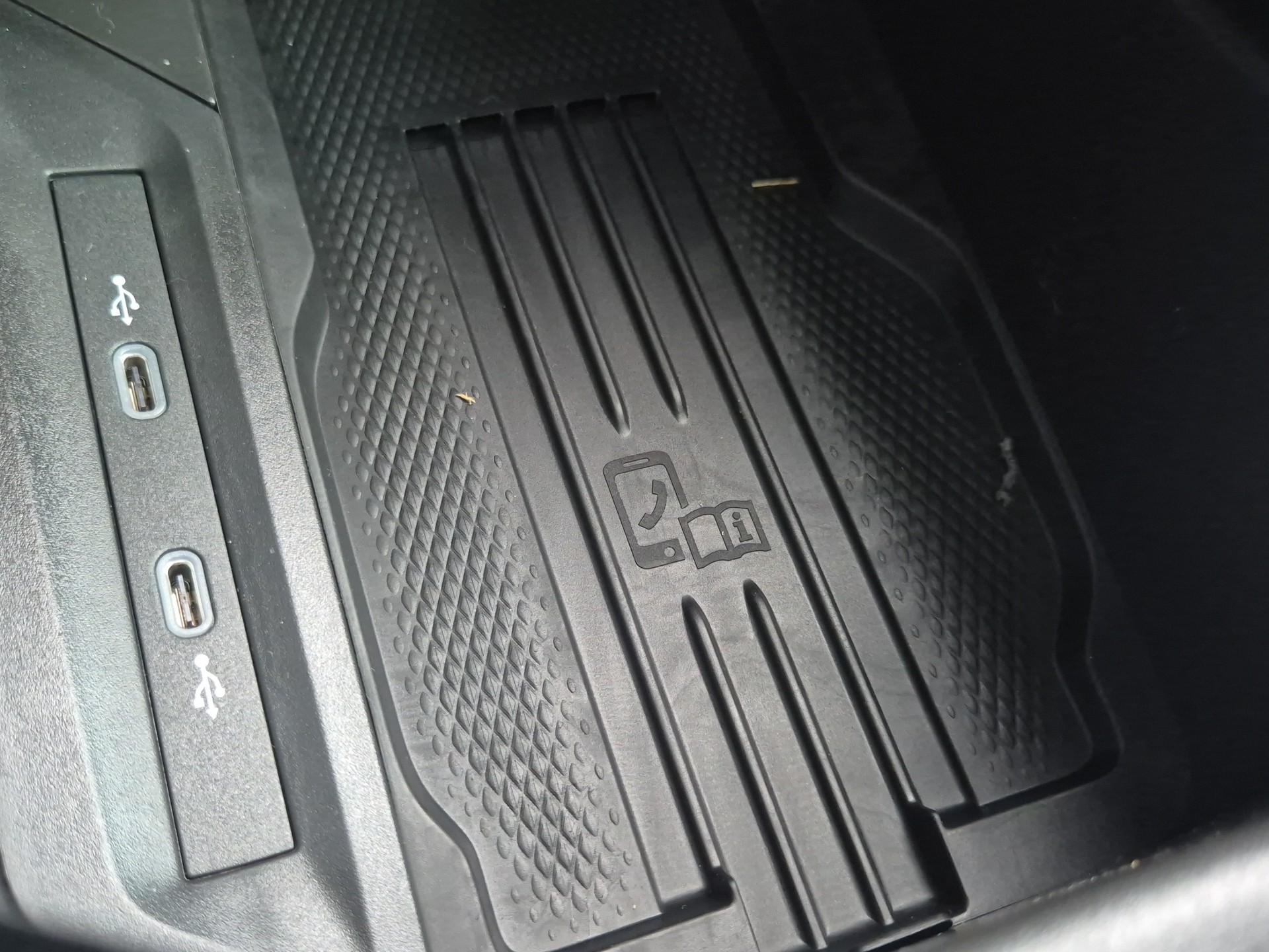 VW Passat Variant 1.5 TSI evo2 Plug-In- Hybrid R-Line DSG-image-16