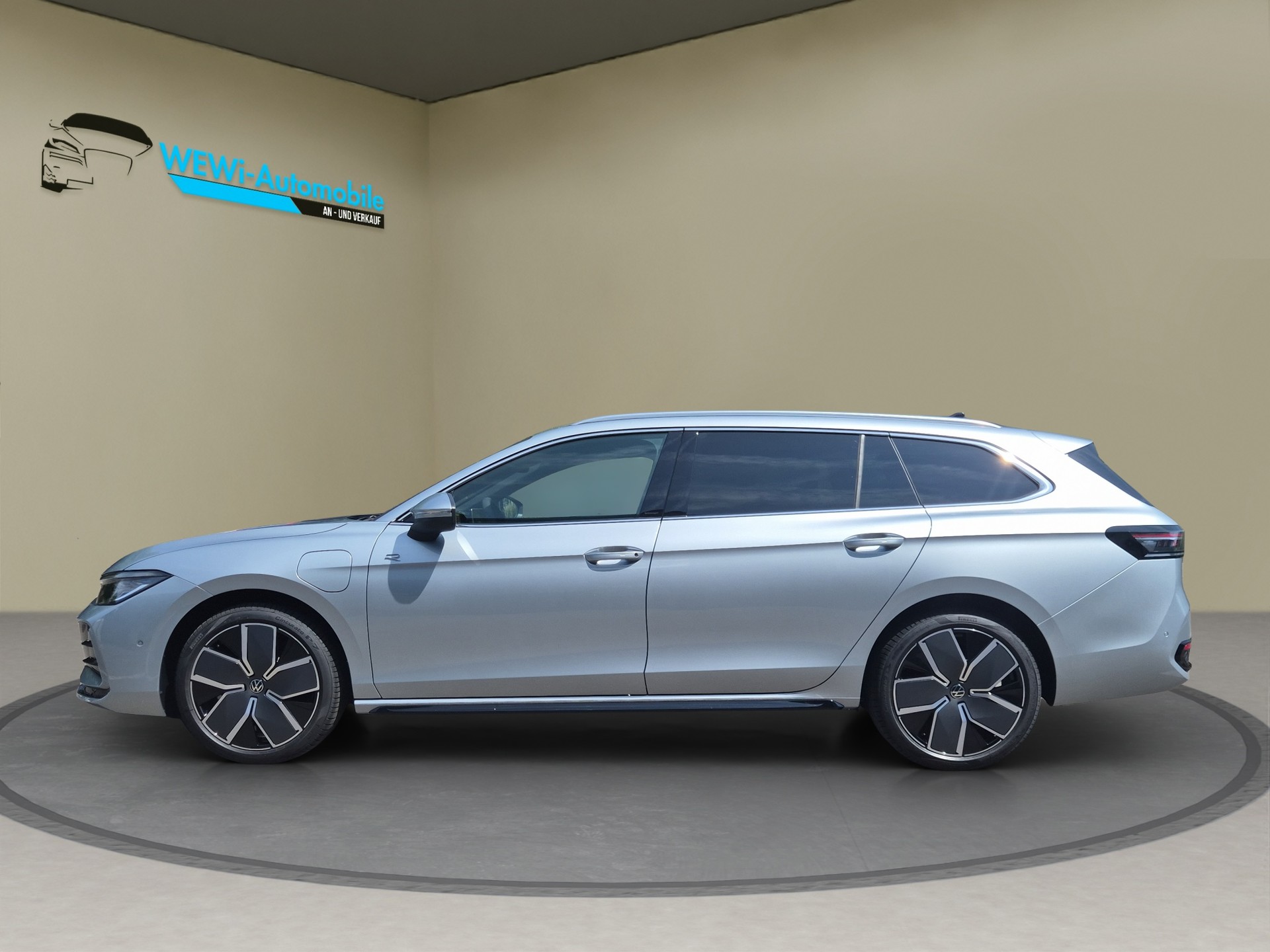 VW Passat Variant 1.5 TSI evo2 Plug-In- Hybrid R-Line DSG-image-1