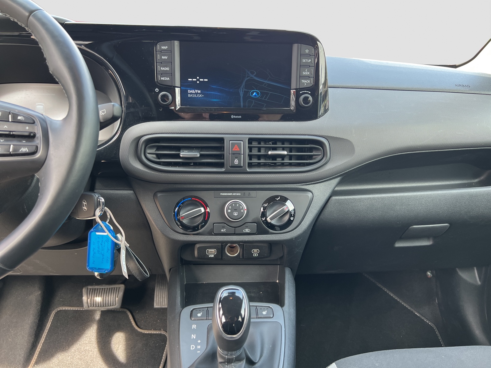 HYUNDAI i10 1.2 Amplia Aut.-image-11