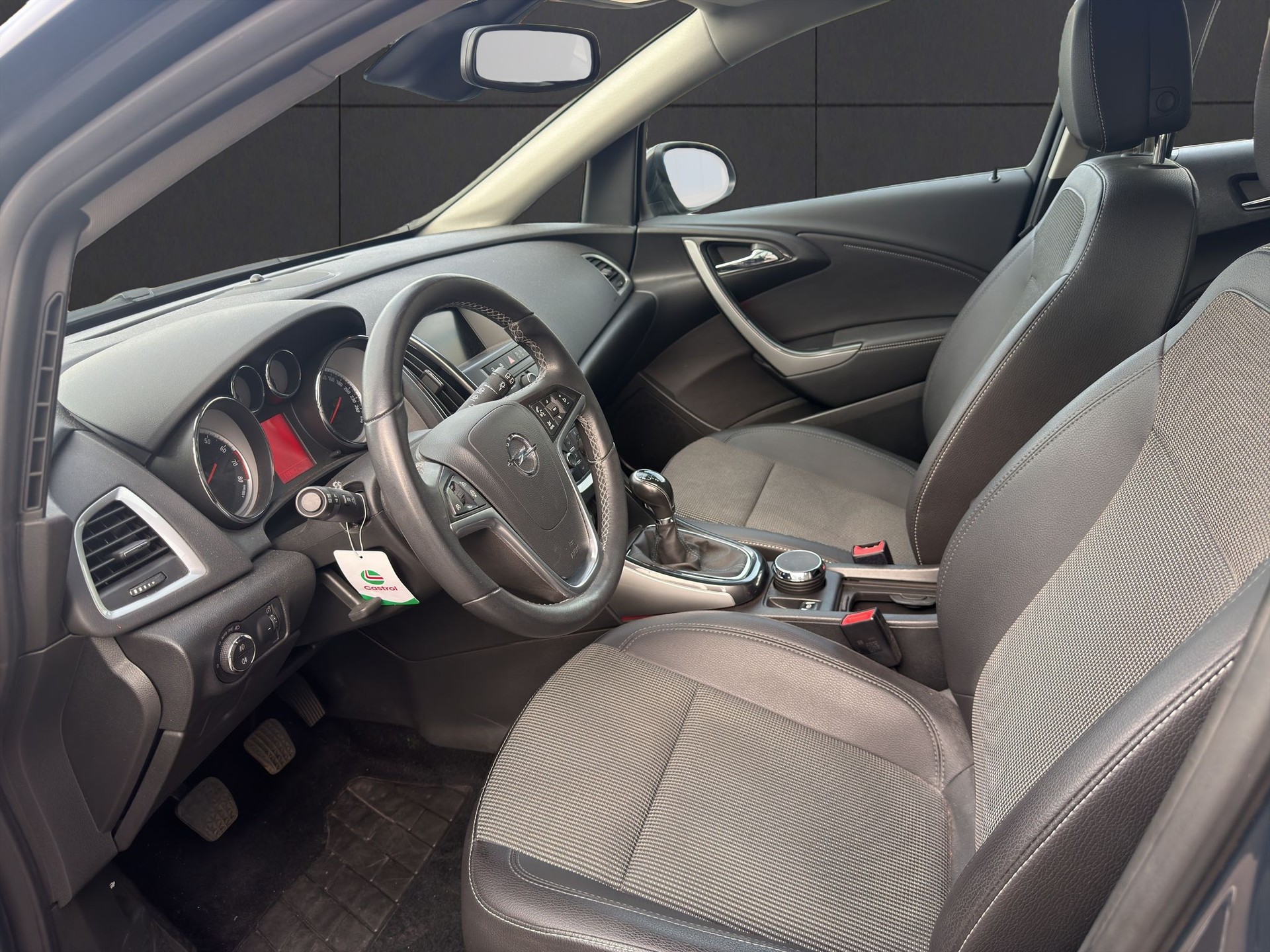 OPEL Astra 1.4i 16V Turbo Cosmo-image-8