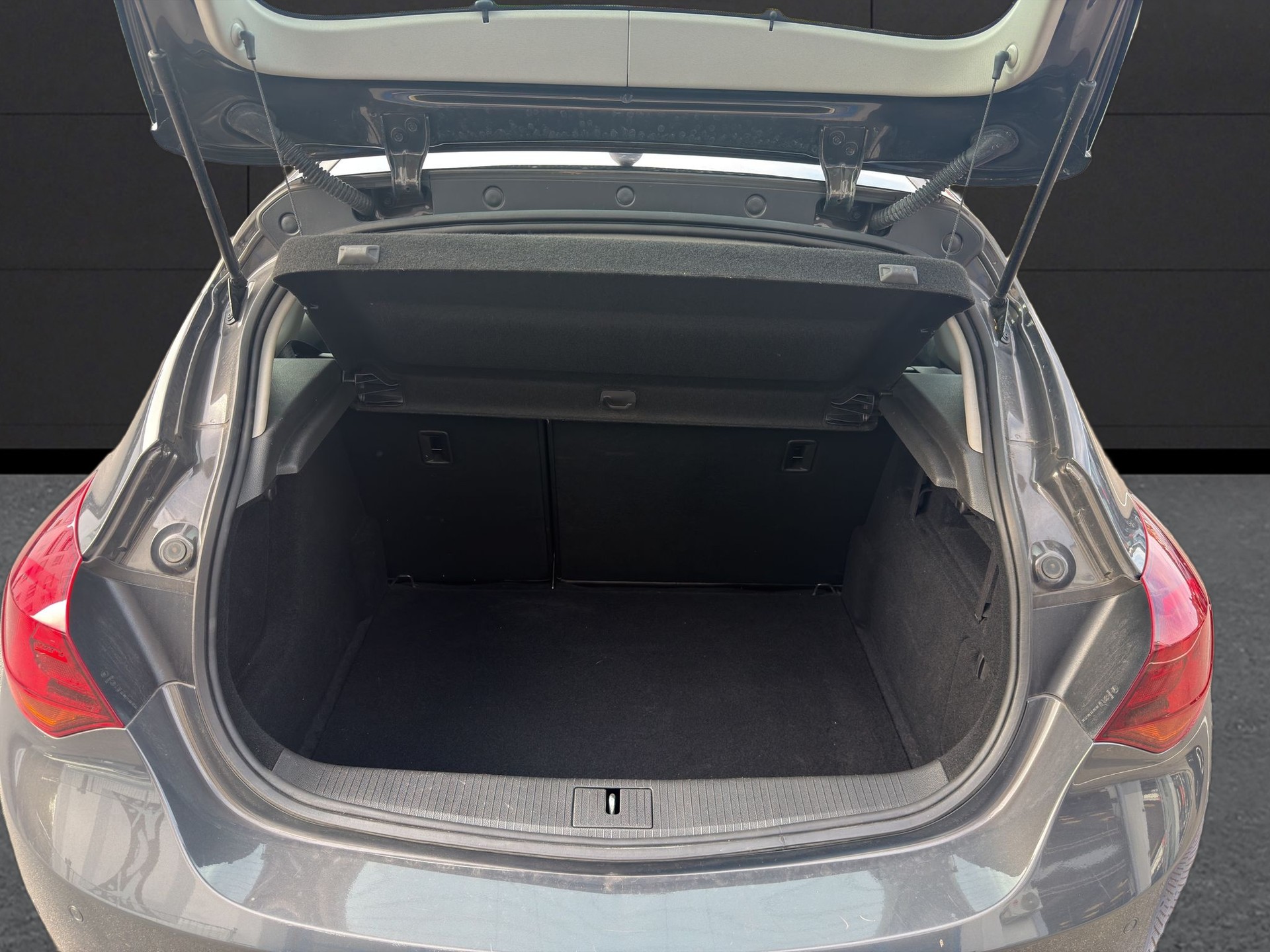 OPEL Astra 1.4i 16V Turbo Cosmo-image-13