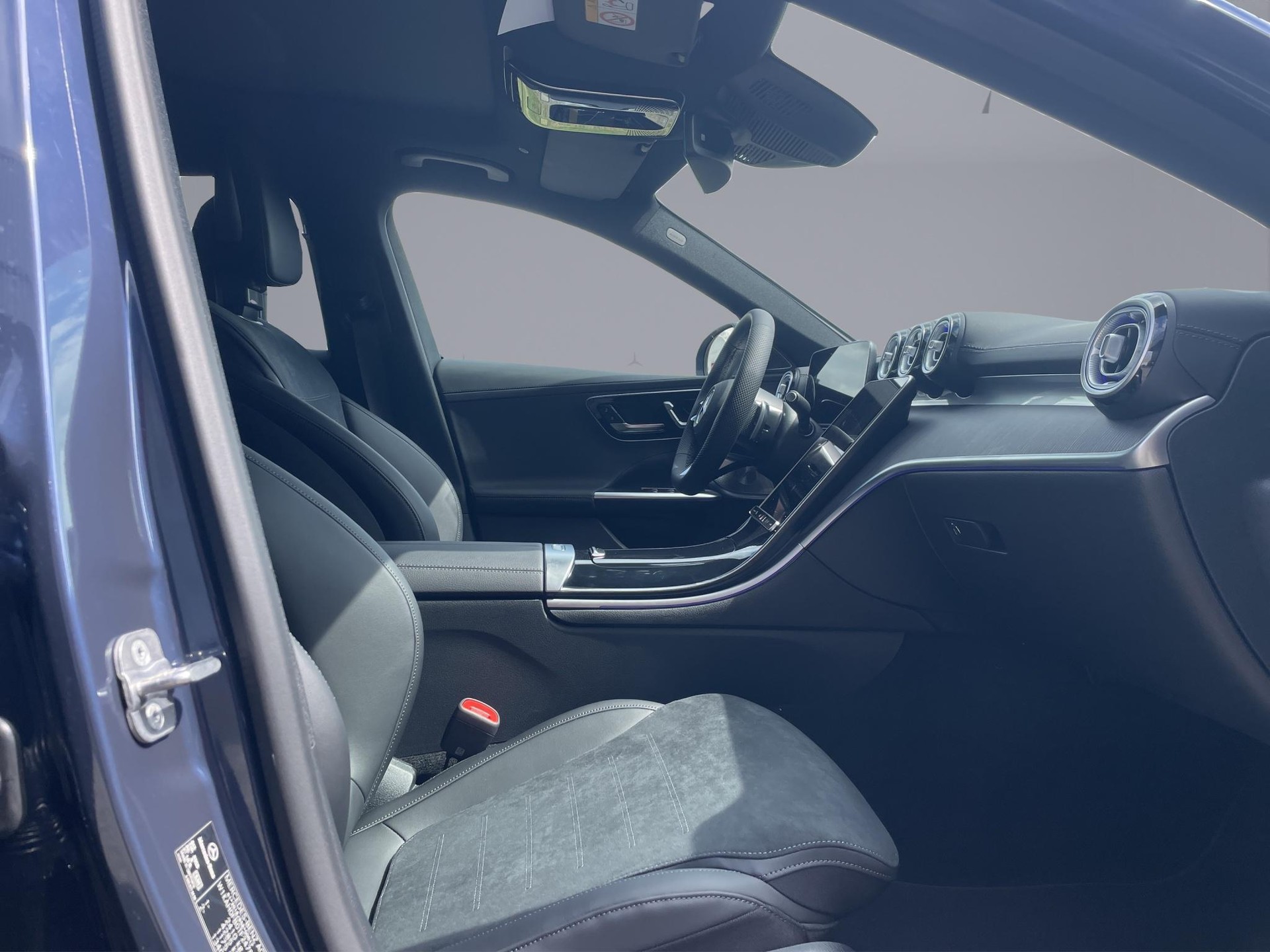 MERCEDES-BENZ C 220 d Swiss Star Avantgarde 4matic-image-15