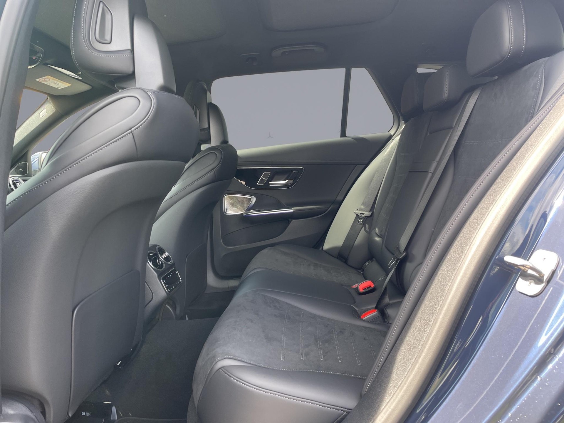 MERCEDES-BENZ C 220 d Swiss Star Avantgarde 4matic-image-11