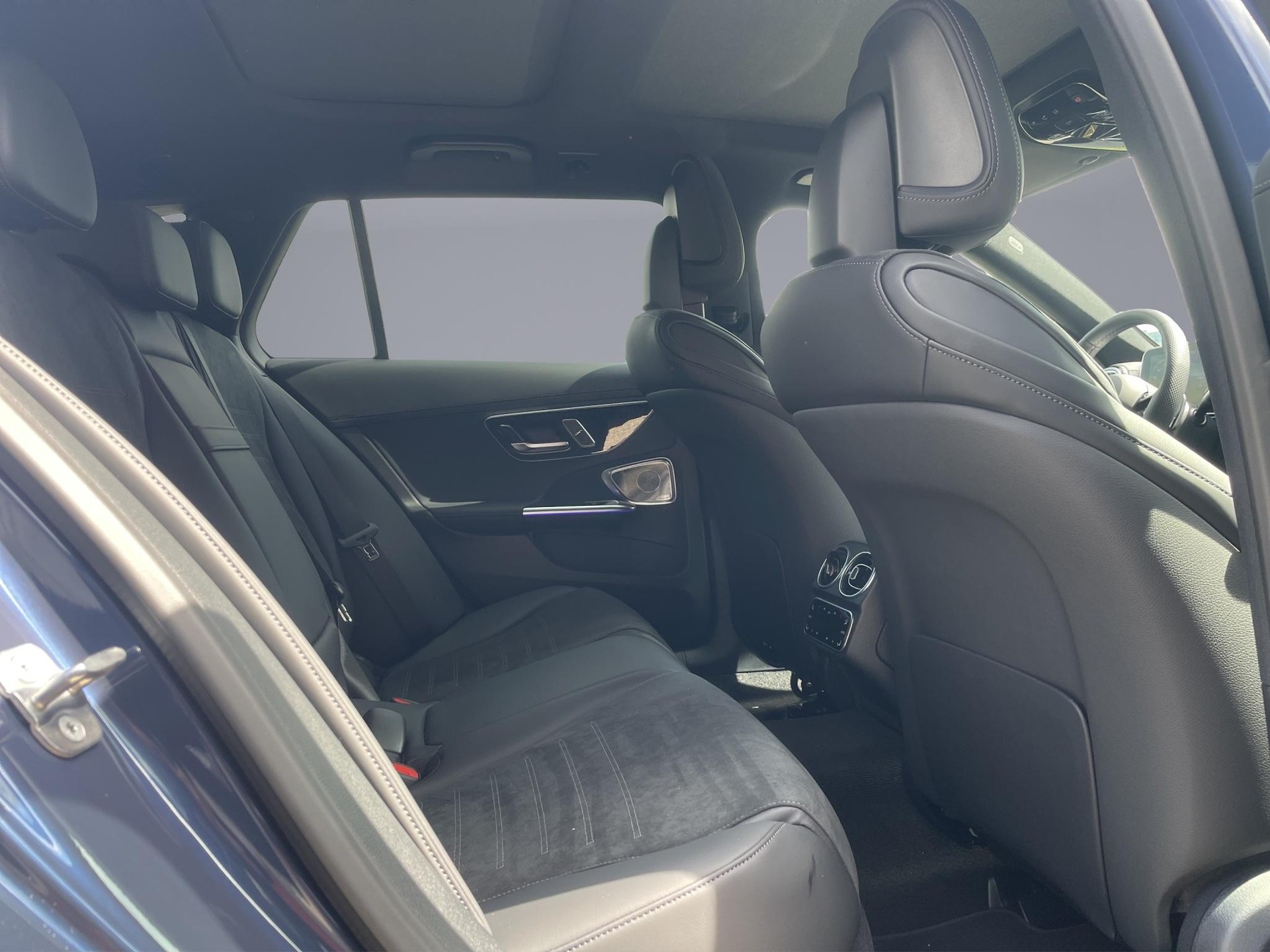 MERCEDES-BENZ C 220 d Swiss Star Avantgarde 4matic-image-16