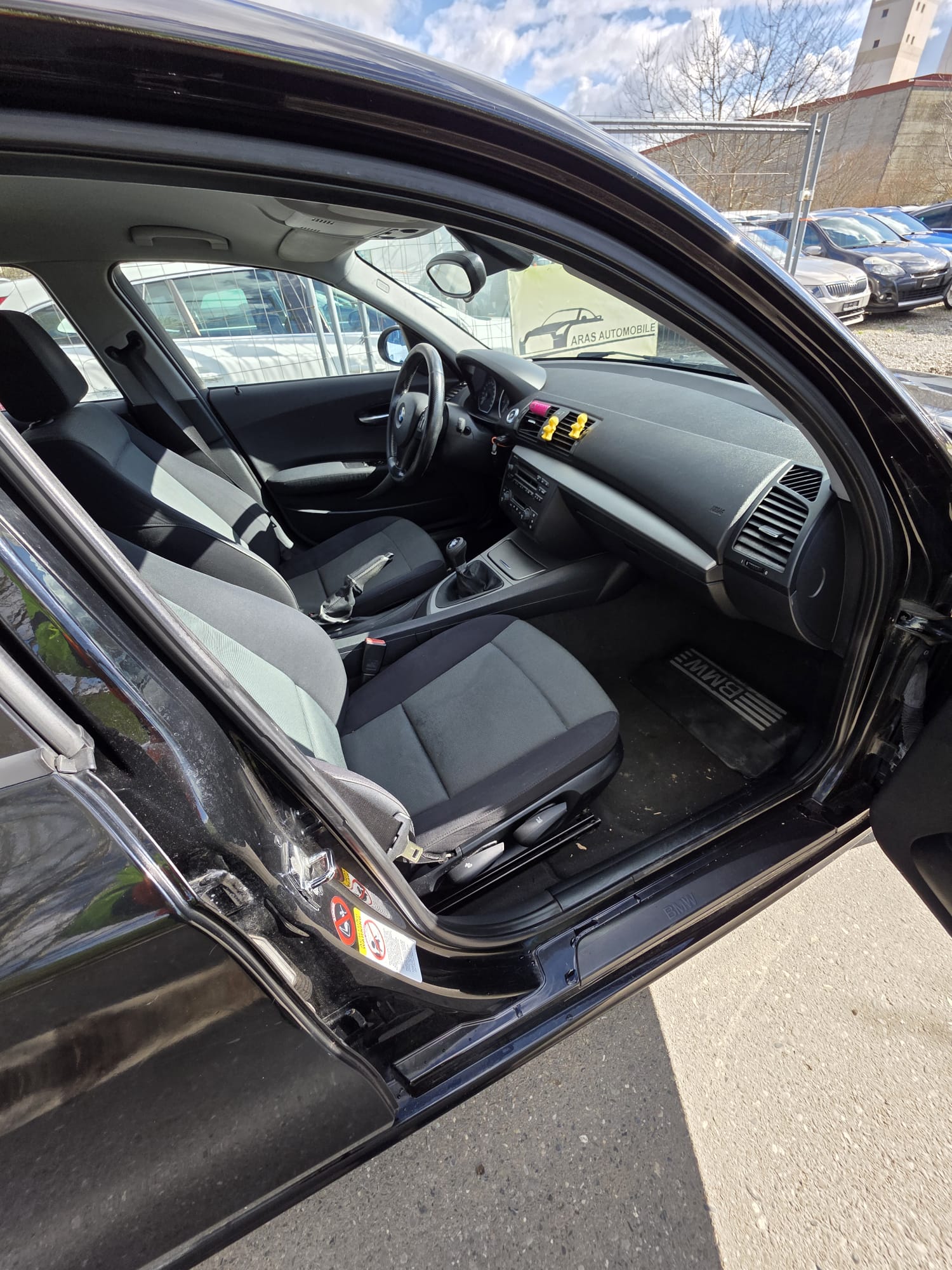 BMW 116i-image-4