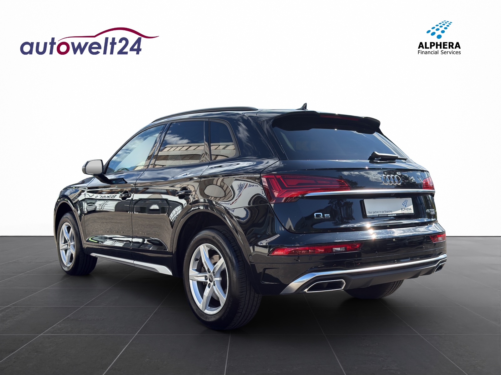 AUDI Q5 45 TFSI S-line quattro S-tronic-image-5
