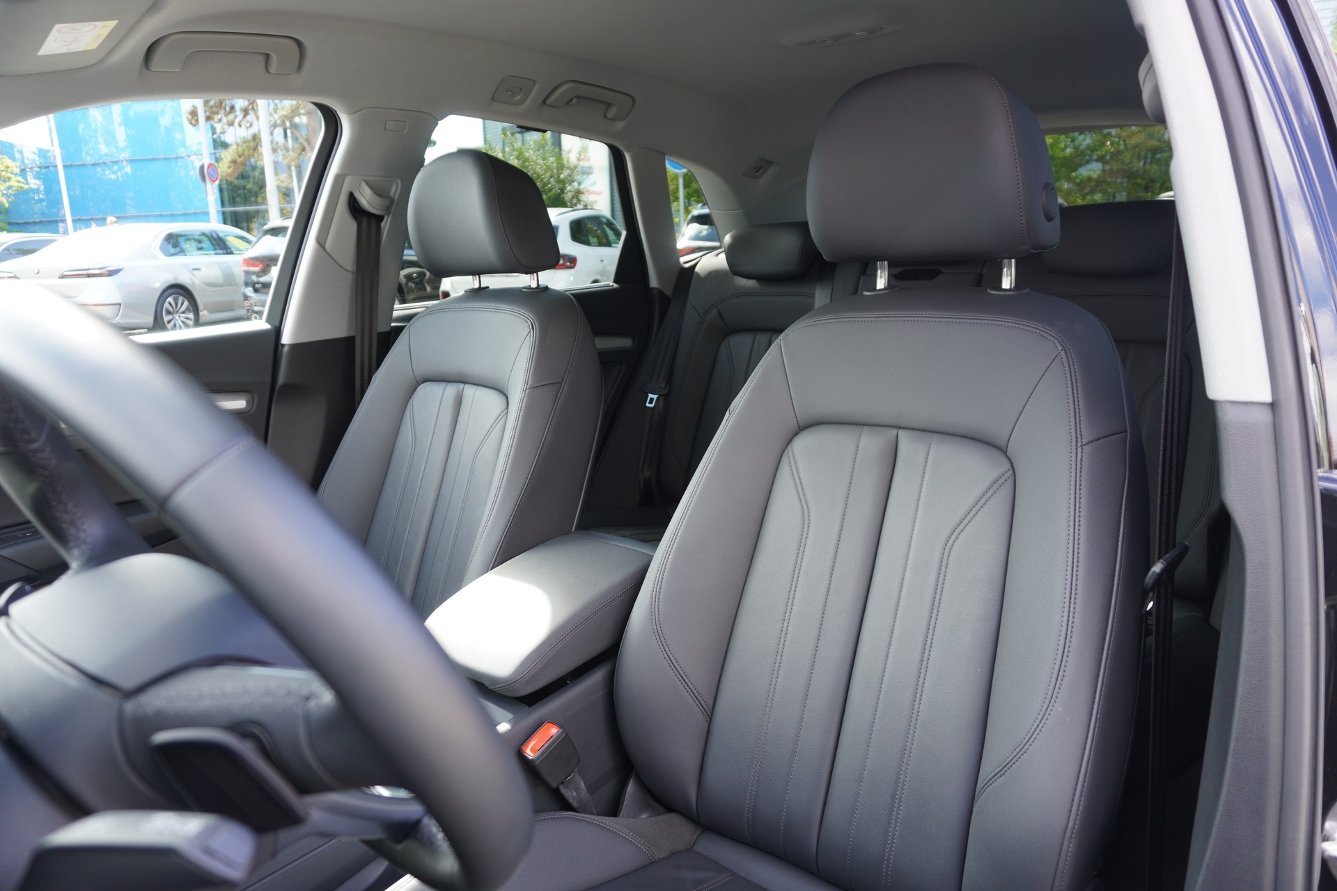 AUDI Q5 45 TFSI S-line quattro S-tronic-image-11