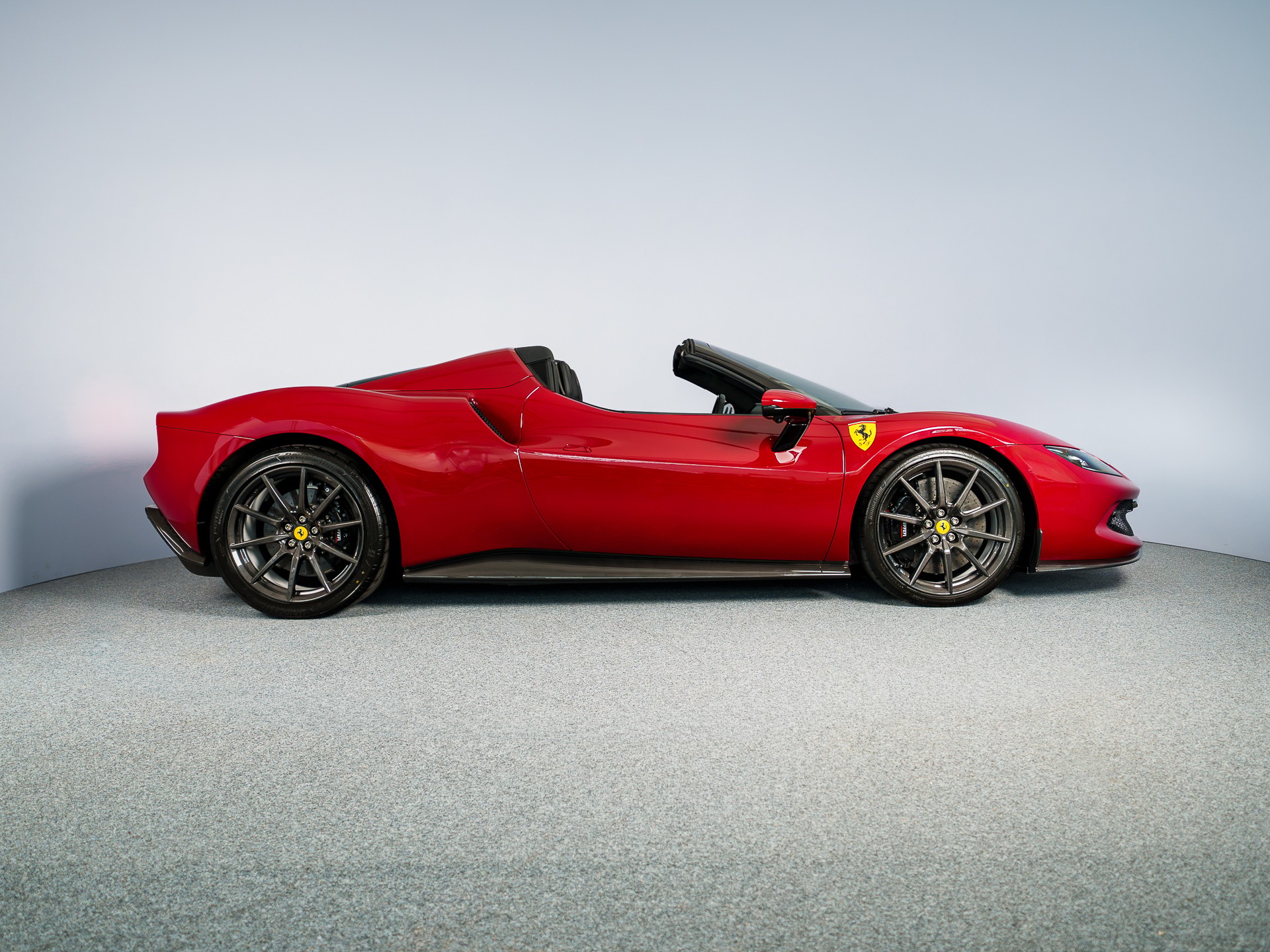 FERRARI 296 GTS in Rosso Barchetta-image-4