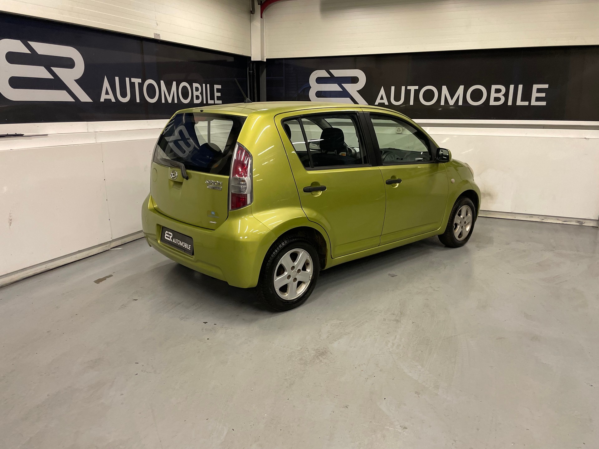 DAIHATSU Sirion 1.3 S Custom 4WD-image-2