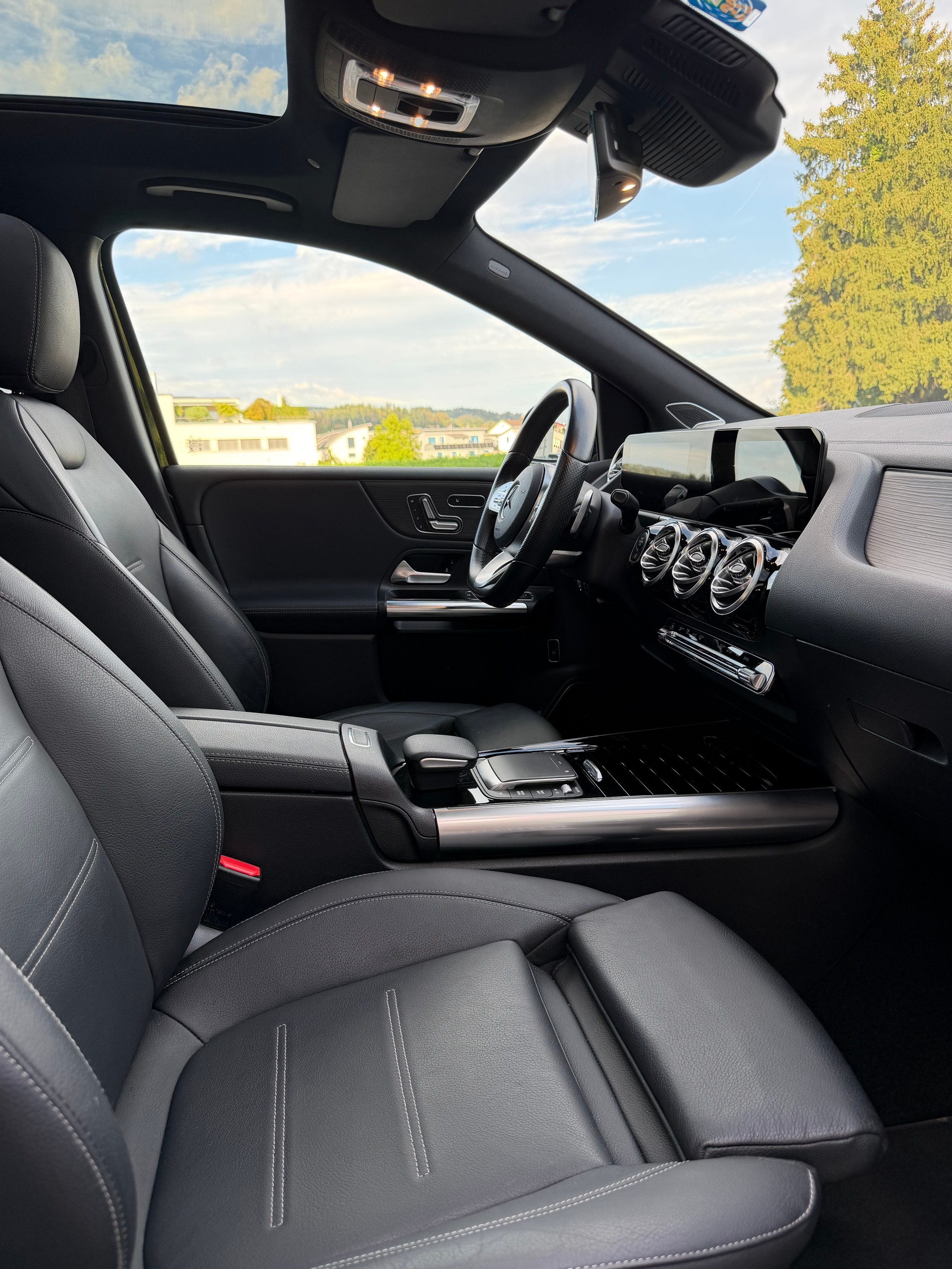 MERCEDES-BENZ B 200 AMG Line 7G-DCT-image-8