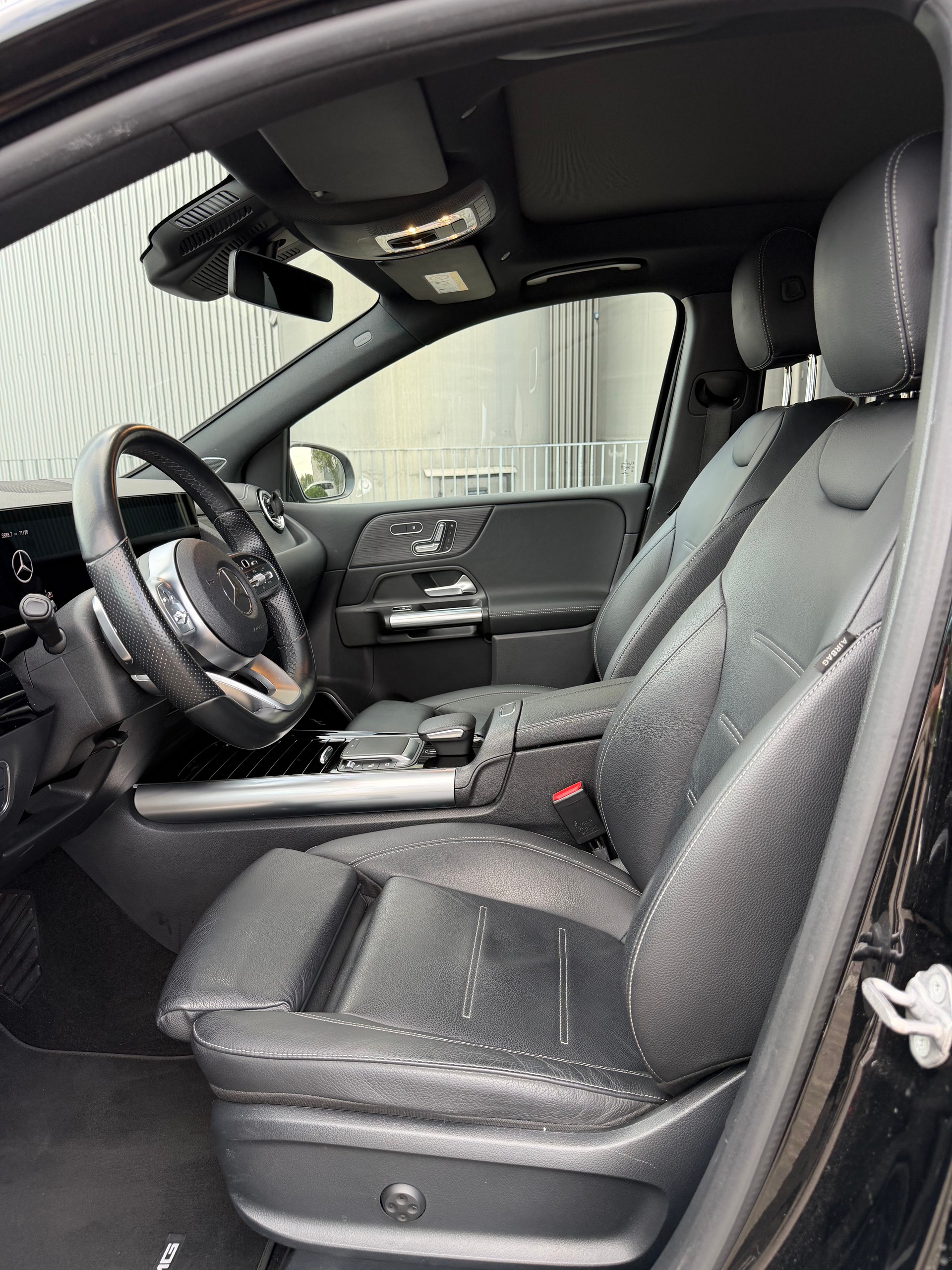 MERCEDES-BENZ B 200 AMG Line 7G-DCT-image-7