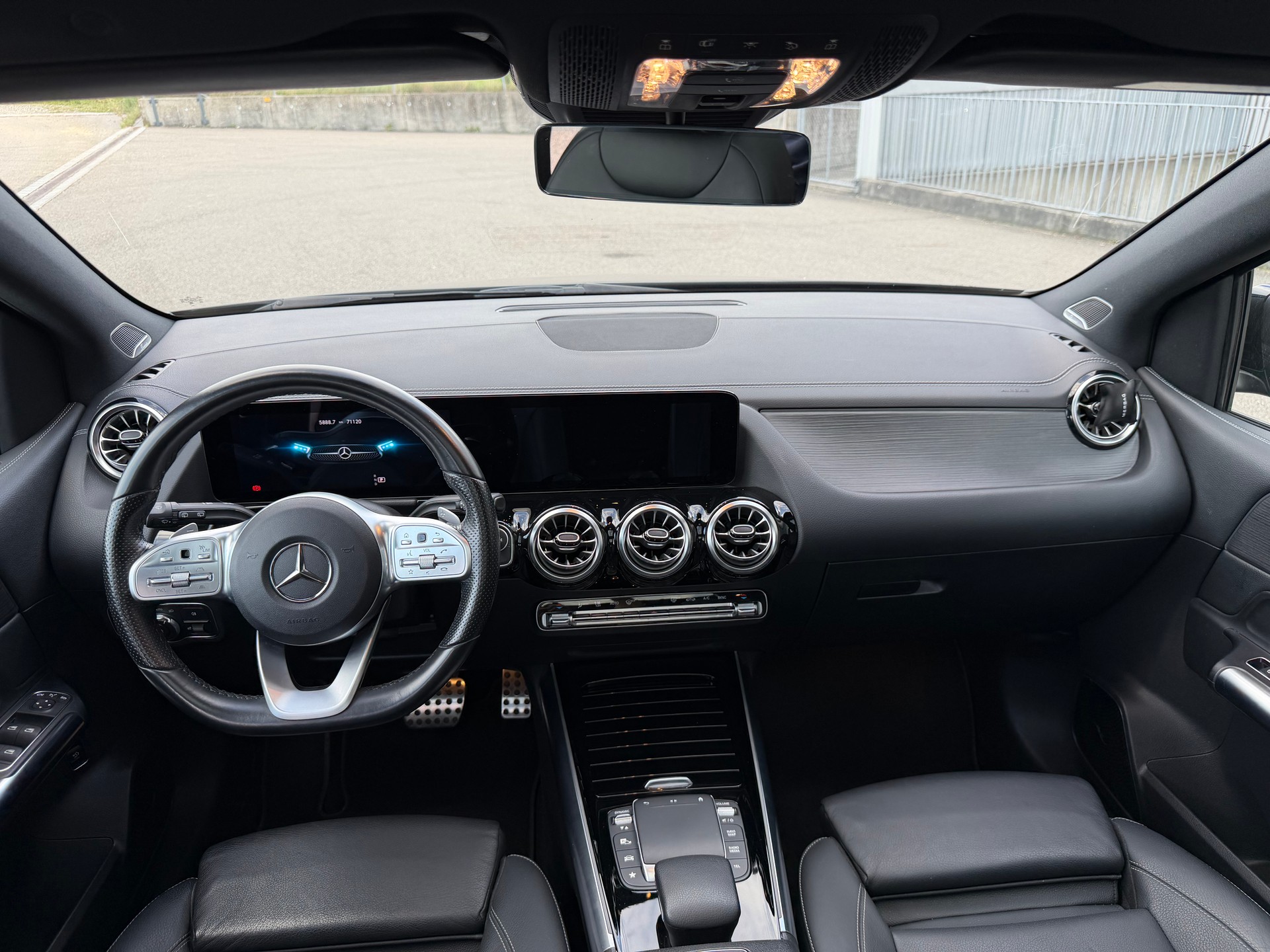 MERCEDES-BENZ B 200 AMG Line 7G-DCT-image-9