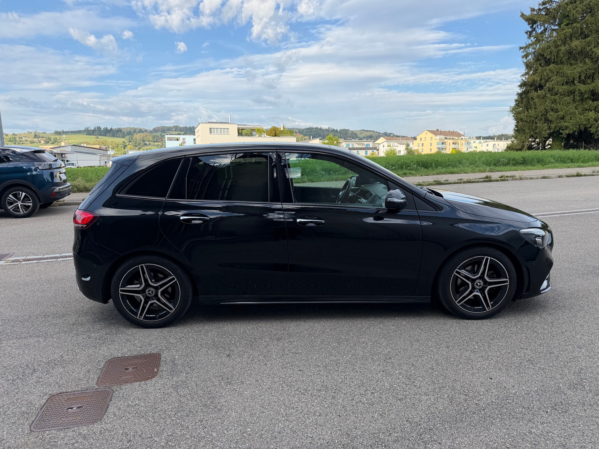 MERCEDES-BENZ B 200 AMG Line 7G-DCT-image-5